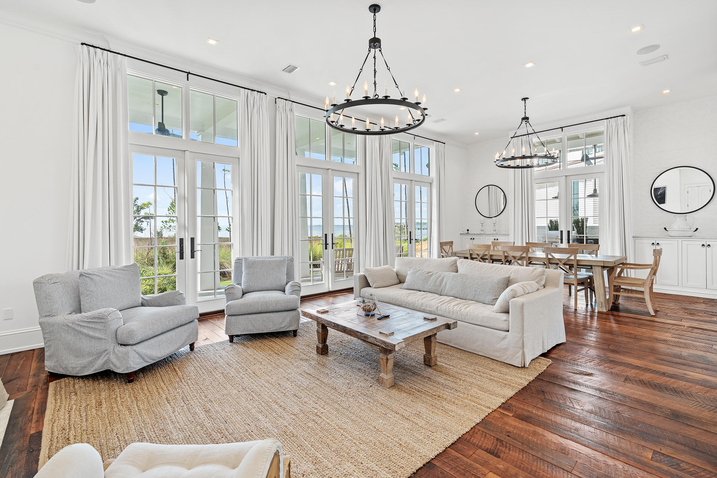 CHURCHILL OAKS - Residential