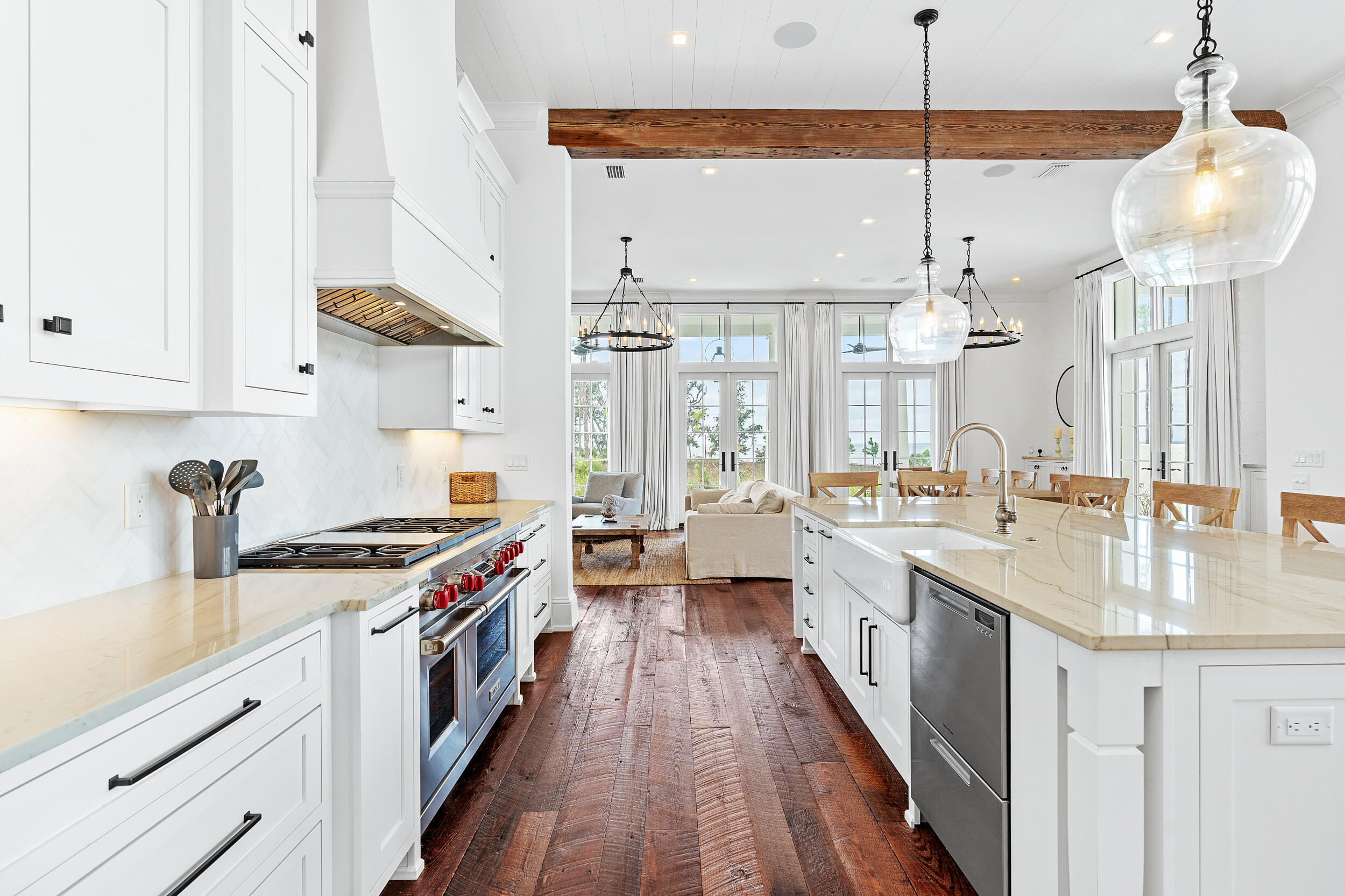 CHURCHILL OAKS - Residential