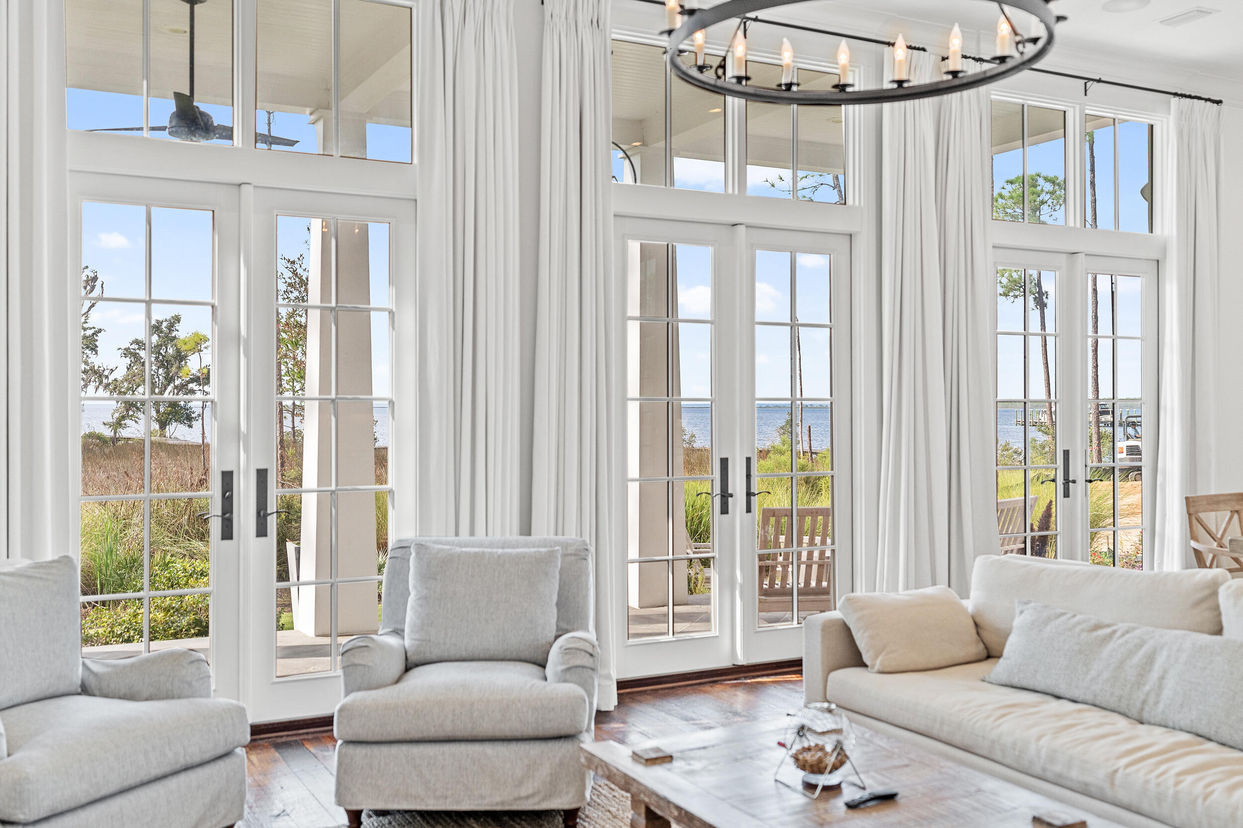 CHURCHILL OAKS - Residential