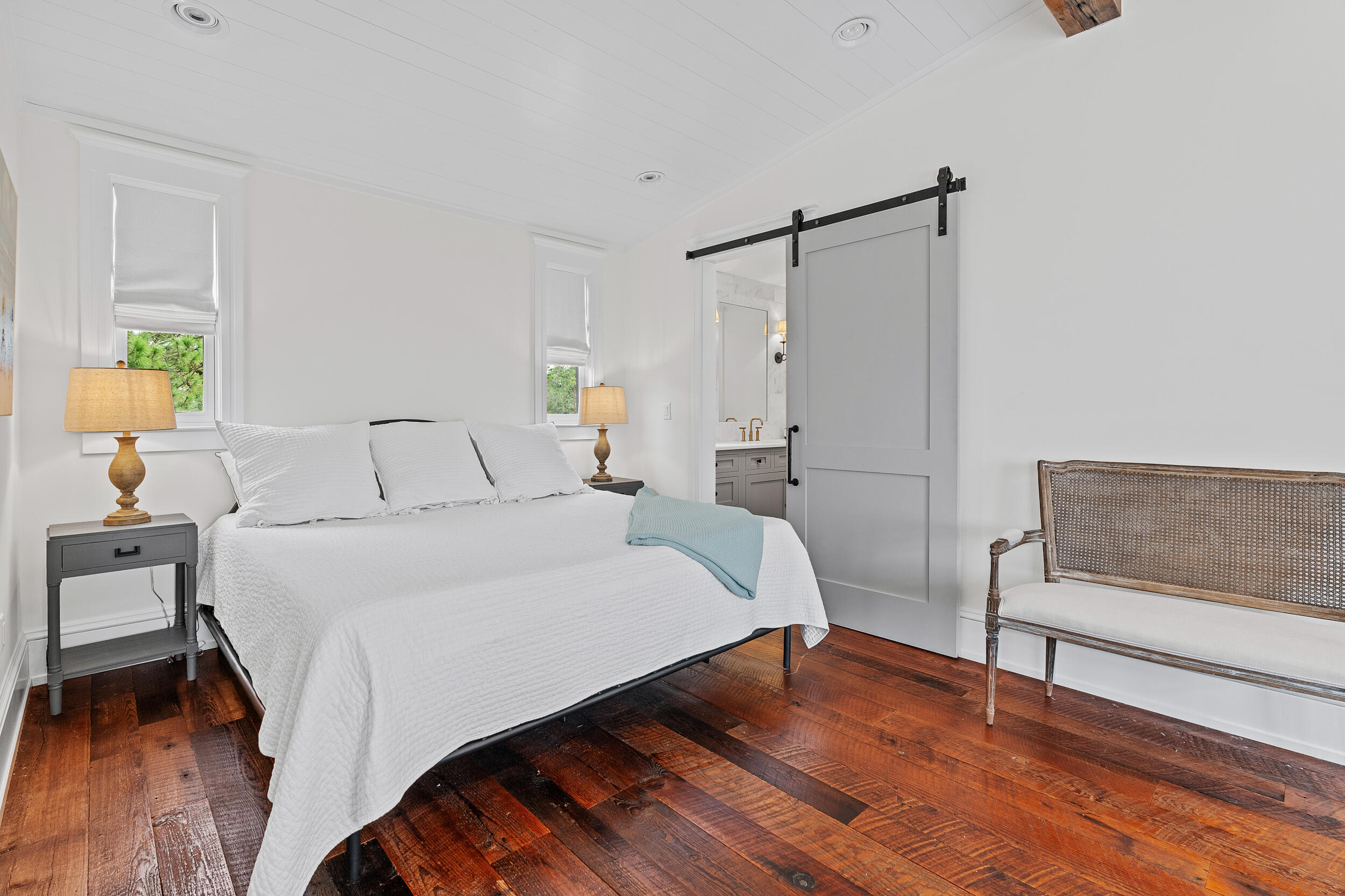 CHURCHILL OAKS - Residential