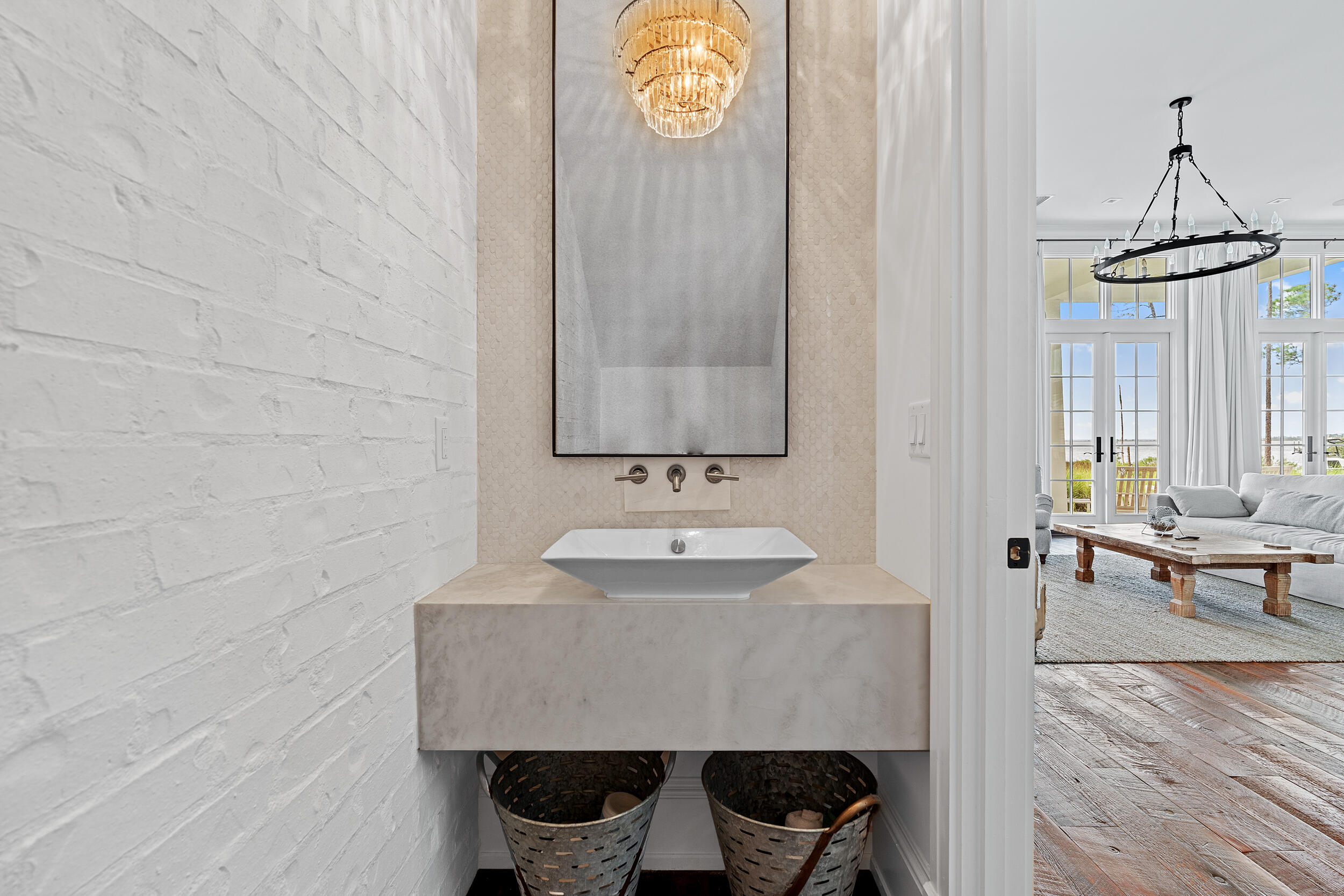 CHURCHILL OAKS - Residential