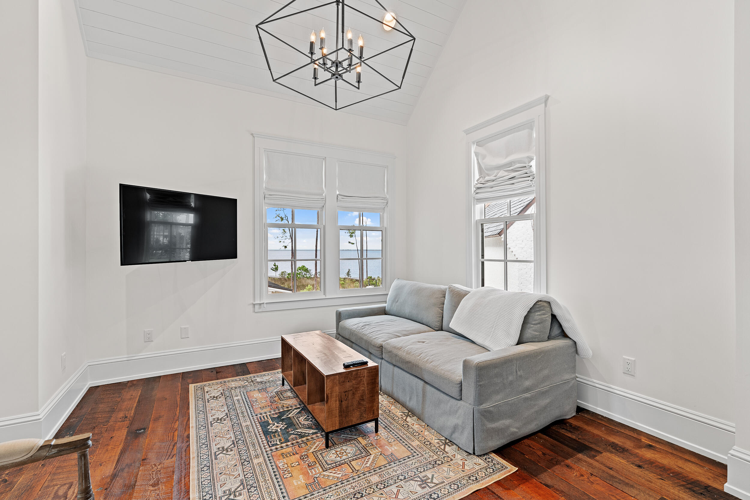 CHURCHILL OAKS - Residential