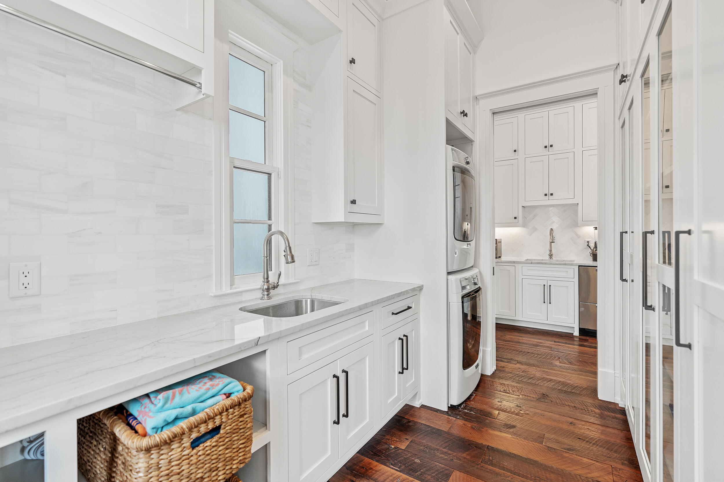 CHURCHILL OAKS - Residential