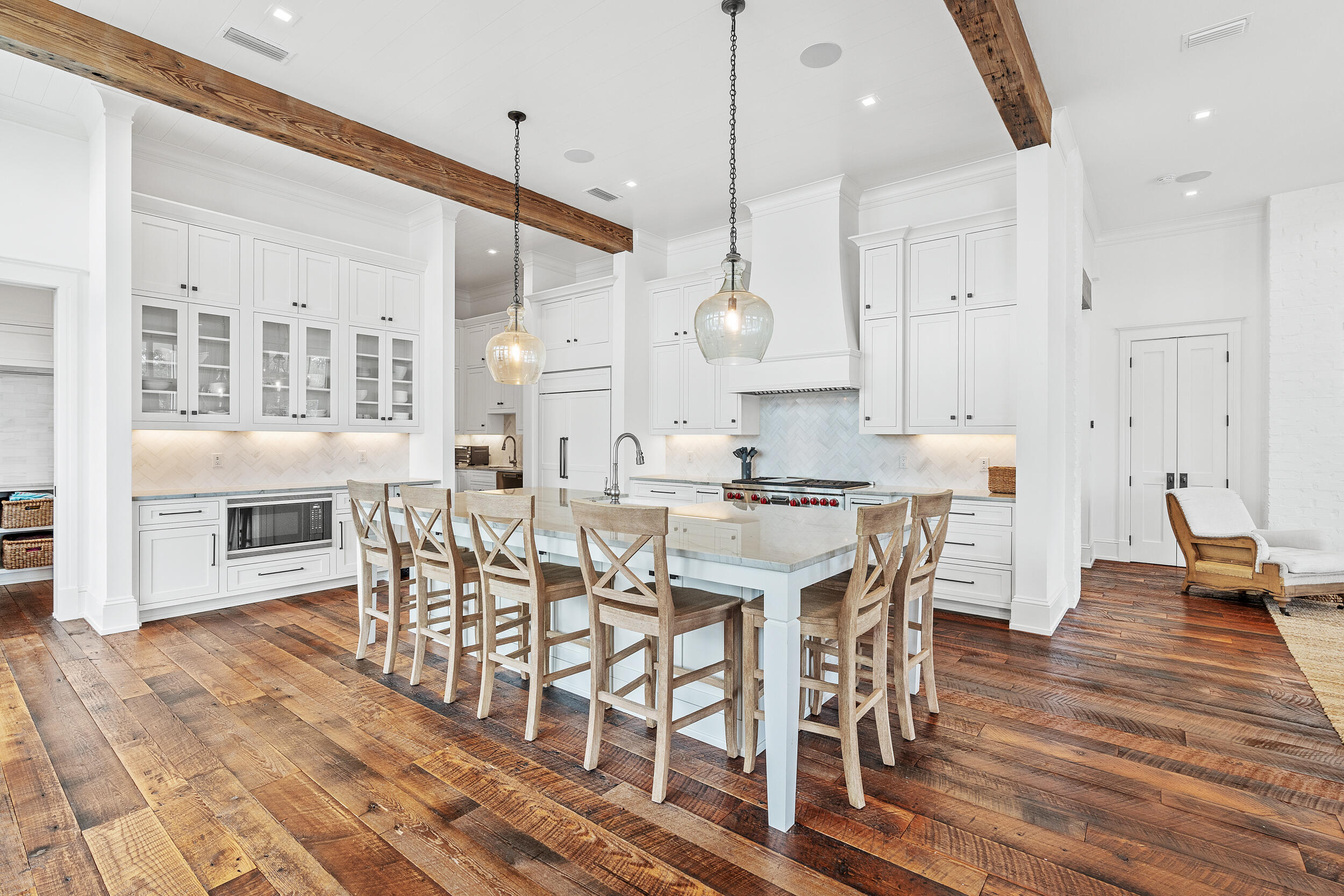 CHURCHILL OAKS - Residential