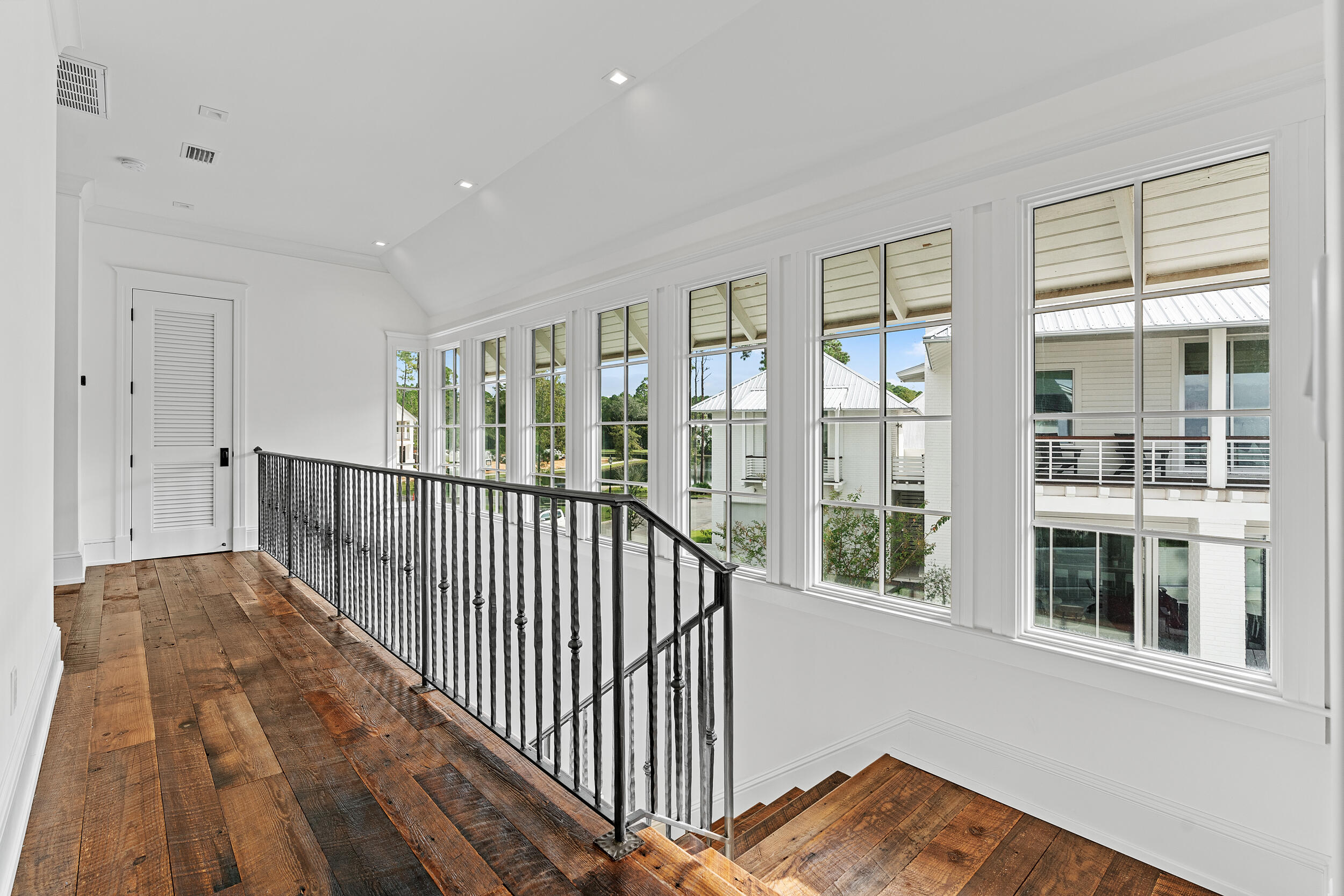 CHURCHILL OAKS - Residential