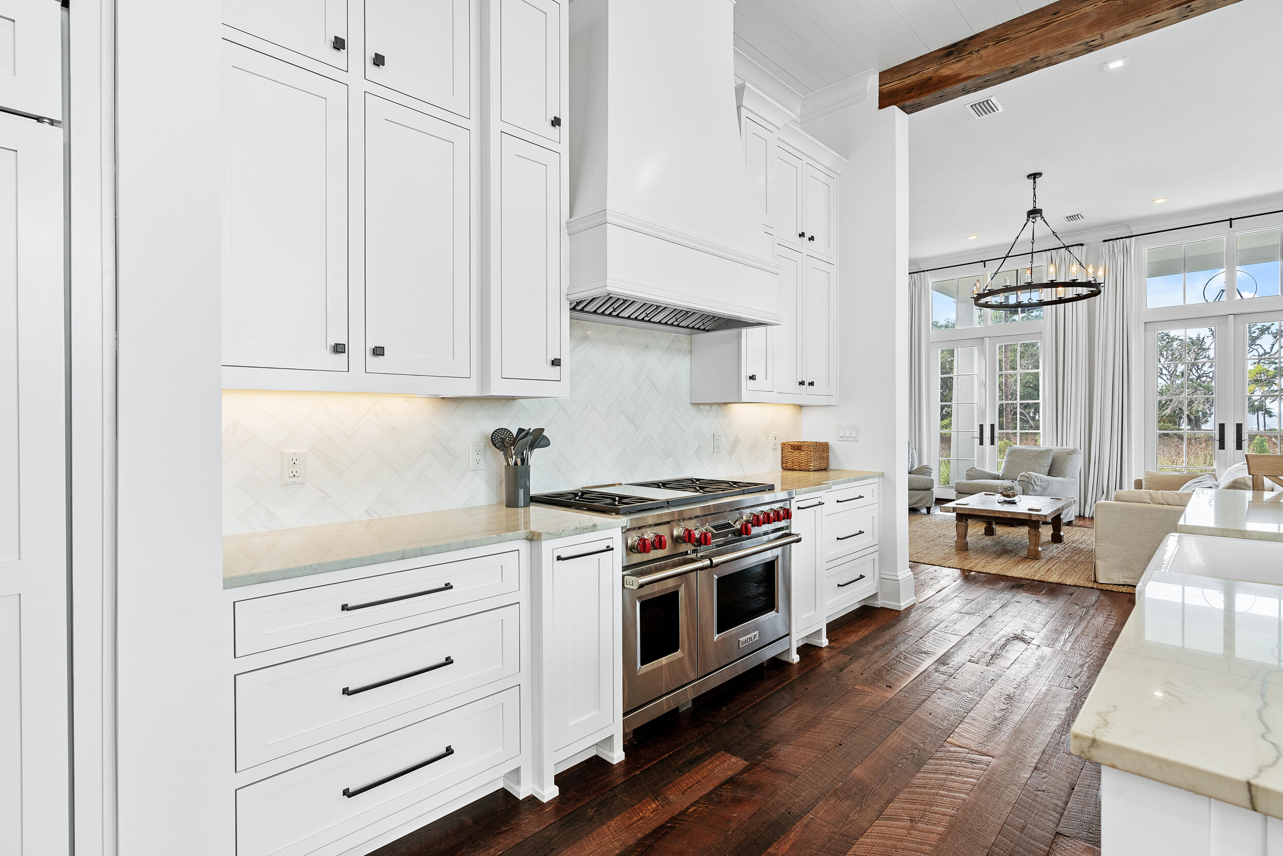 CHURCHILL OAKS - Residential