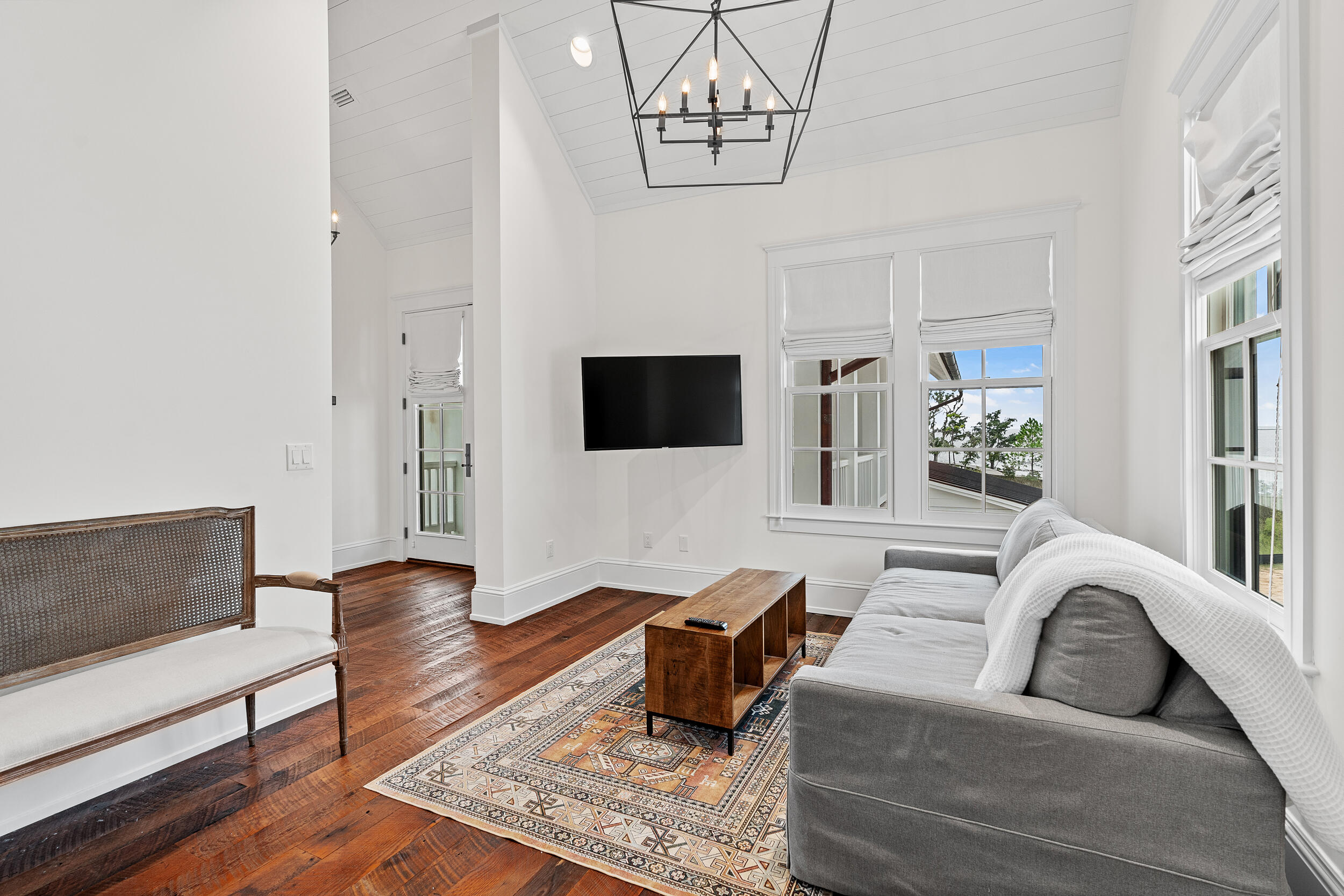 CHURCHILL OAKS - Residential