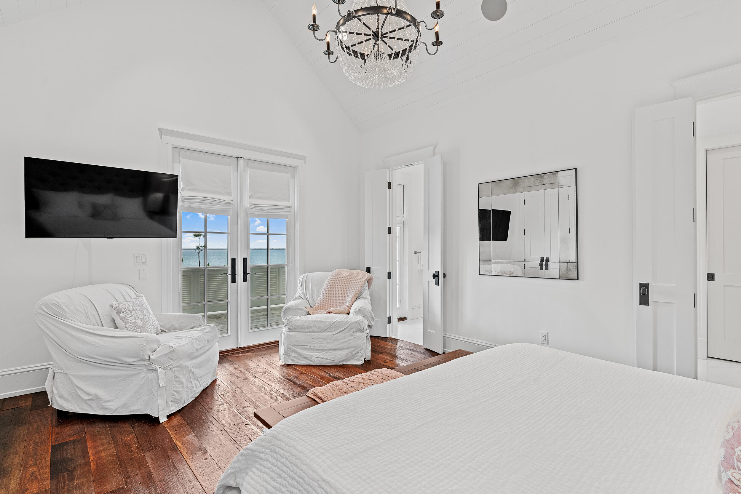 CHURCHILL OAKS - Residential