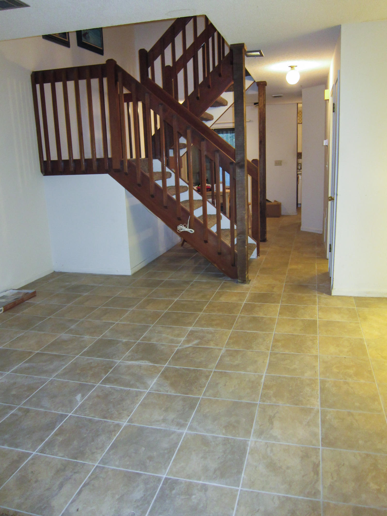 COLONIAL WOODS T/H - Residential