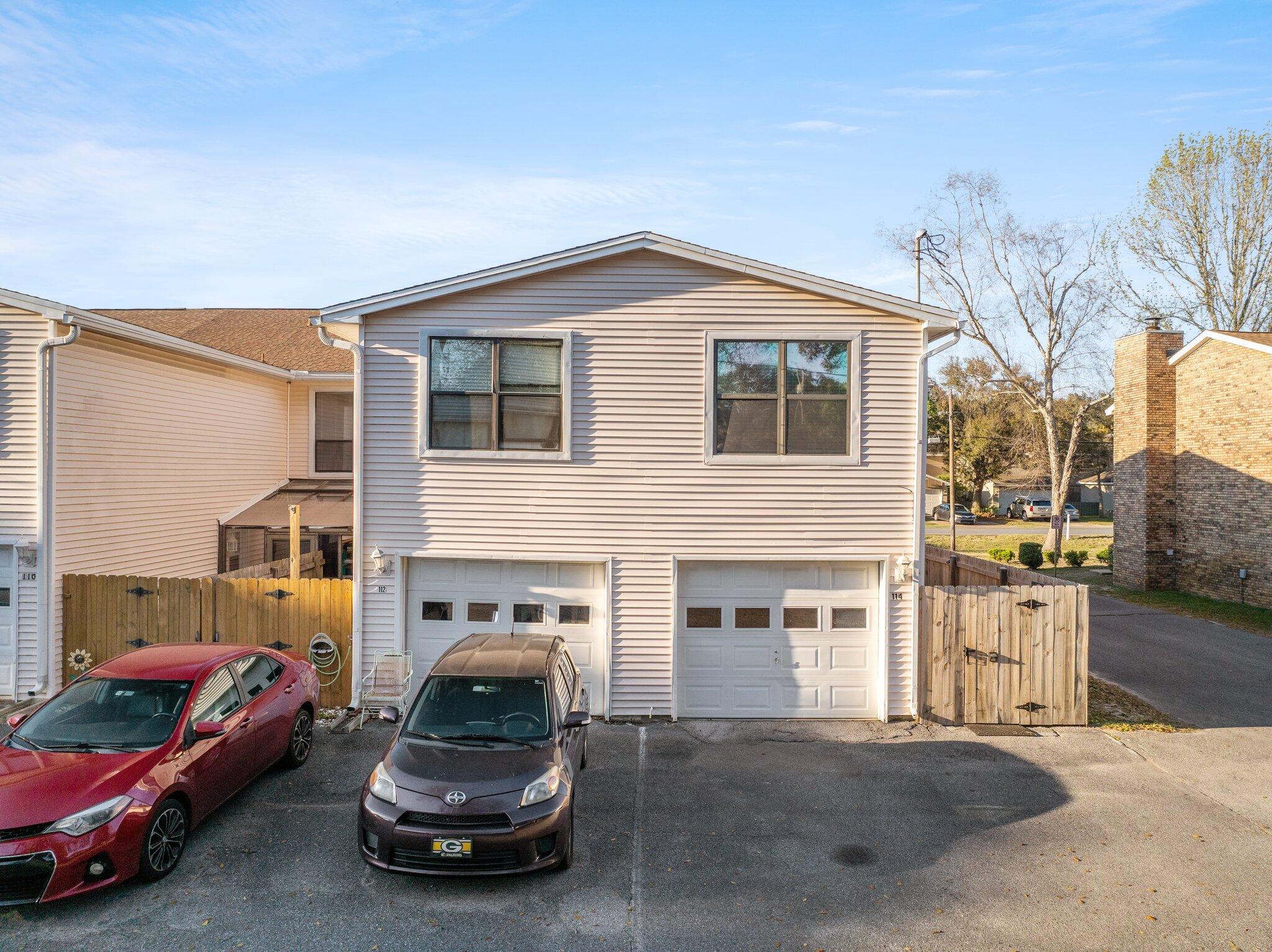 COUNTRY VILLAS - Residential