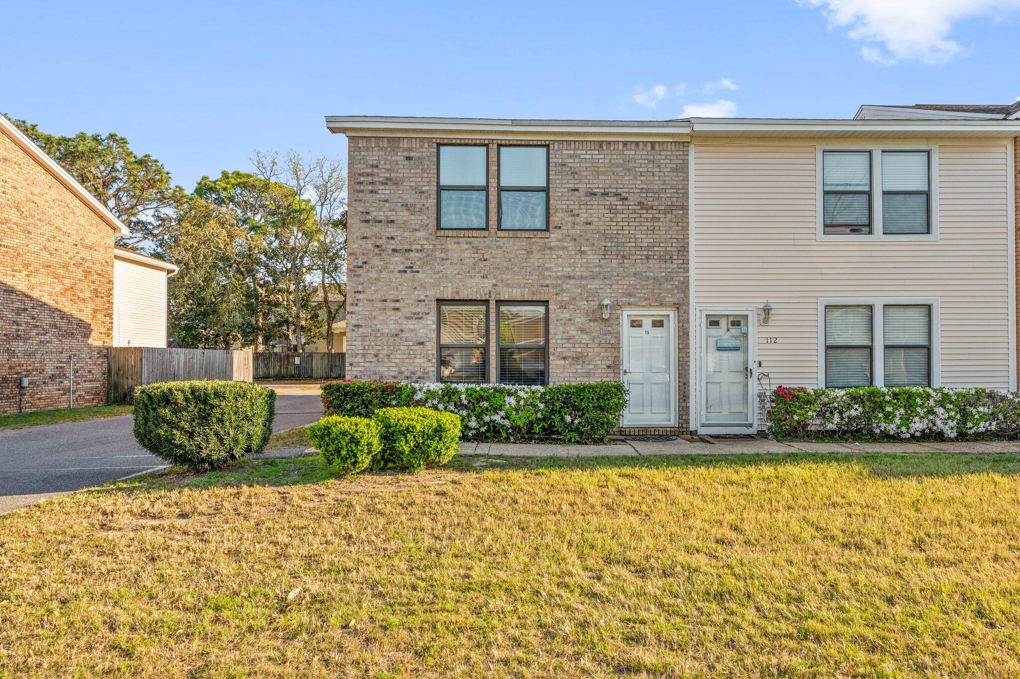 COUNTRY VILLAS - Residential