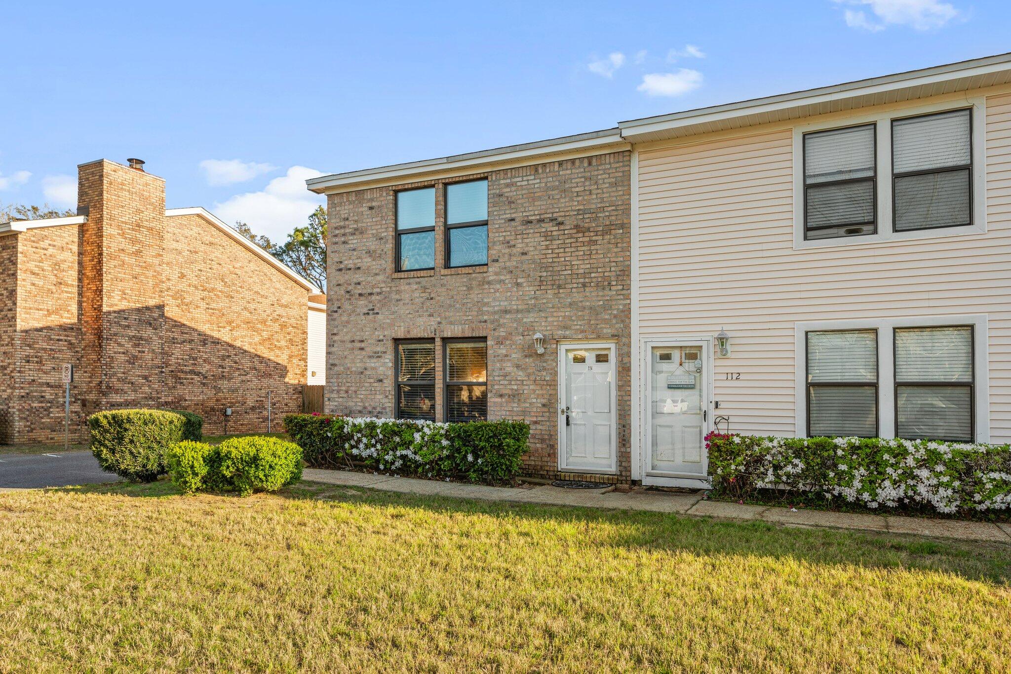 COUNTRY VILLAS - Residential