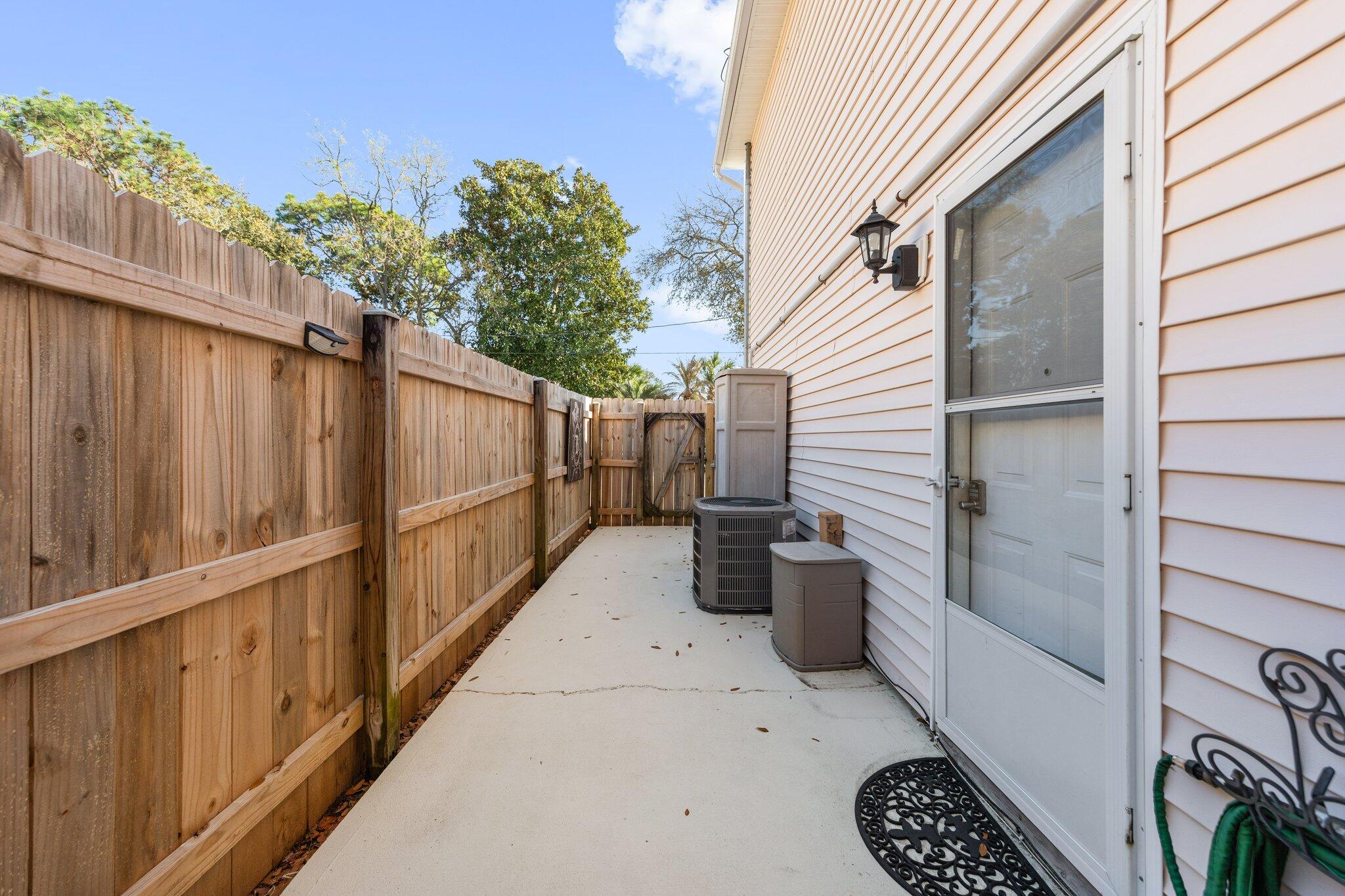 COUNTRY VILLAS - Residential