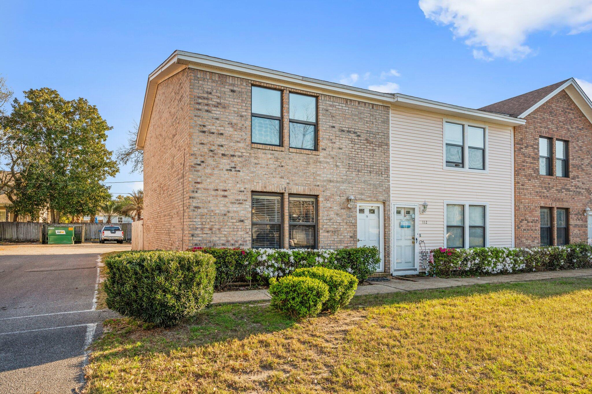 COUNTRY VILLAS - Residential