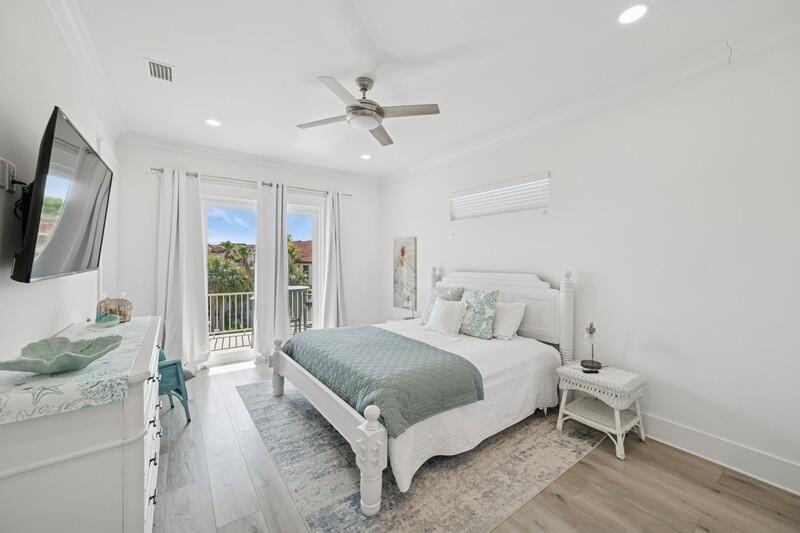 BY THE SEA - Residential
