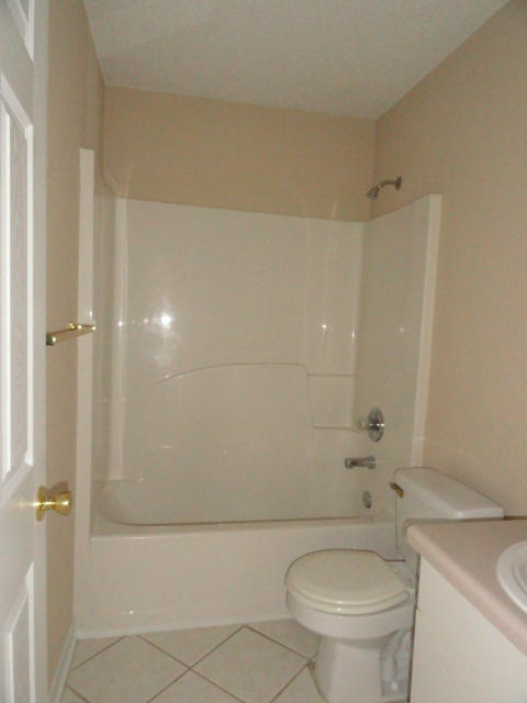 COUNTRYVIEW ESTATES 8TH ADDN - Residential