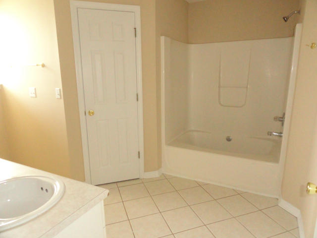 COUNTRYVIEW ESTATES 8TH ADDN - Residential