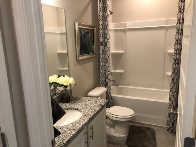 HILLWOOD ESTATES - Residential