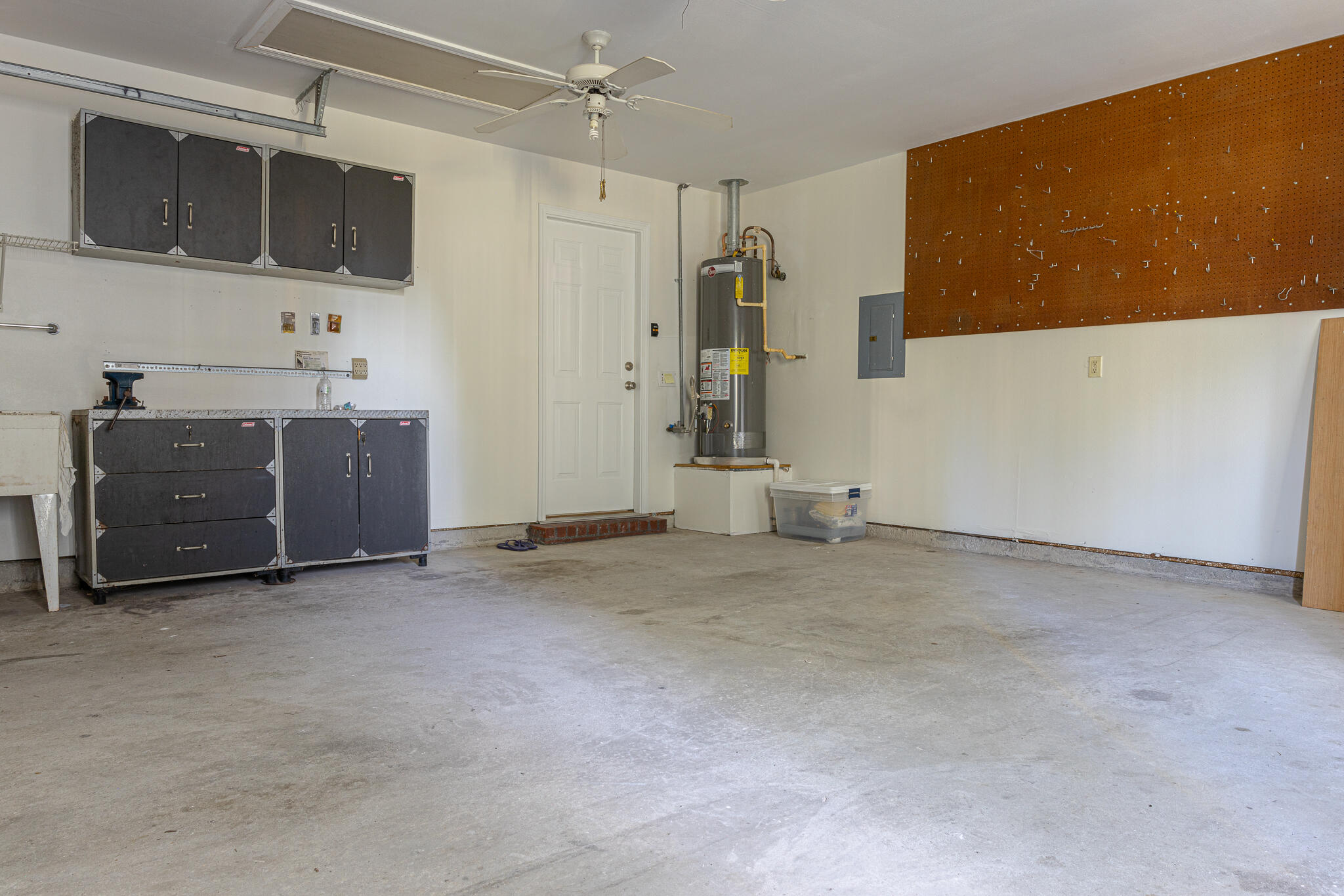 COUNTRYVIEW ESTATES 10TH ADDN - Residential