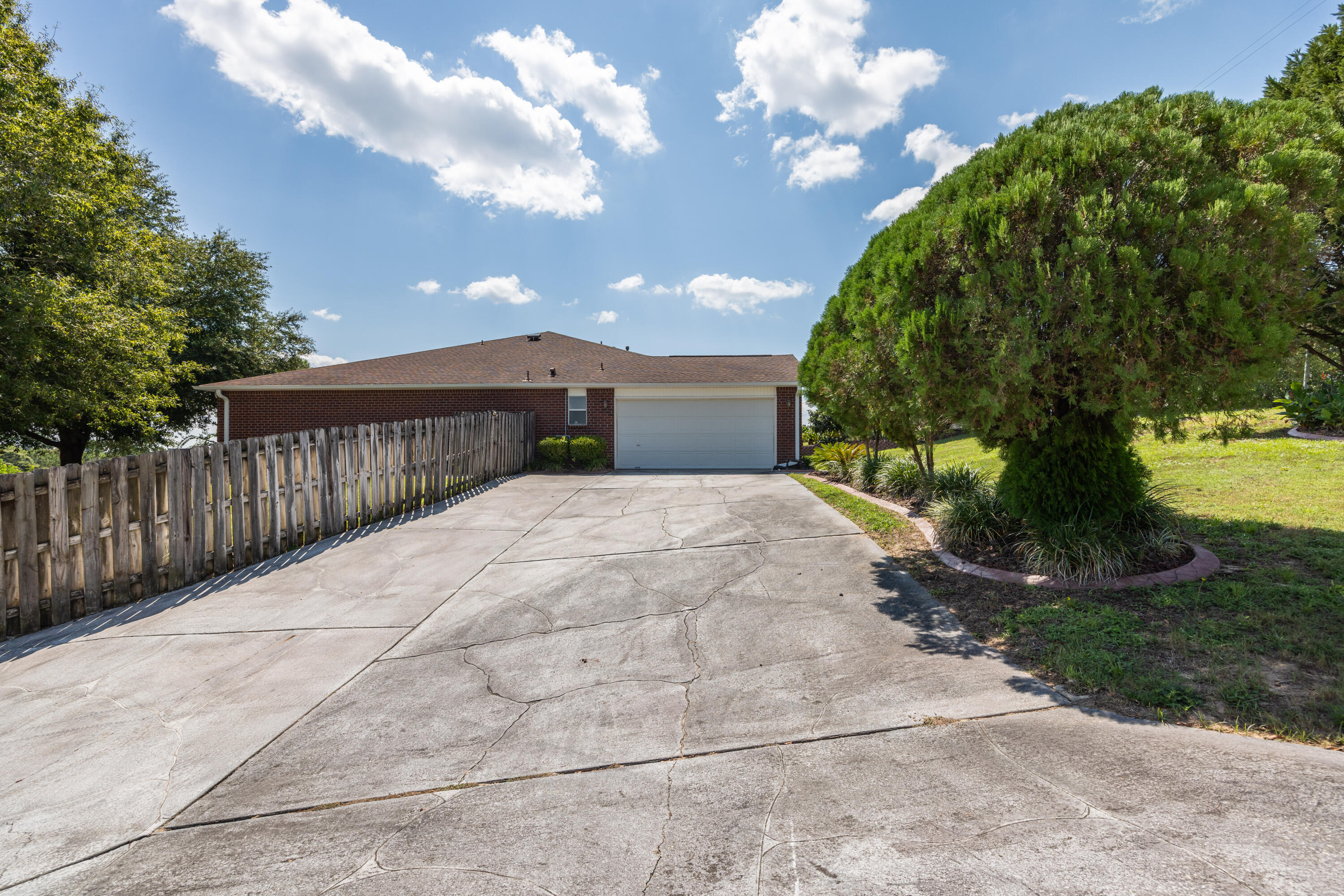 COUNTRYVIEW ESTATES 10TH ADDN - Residential