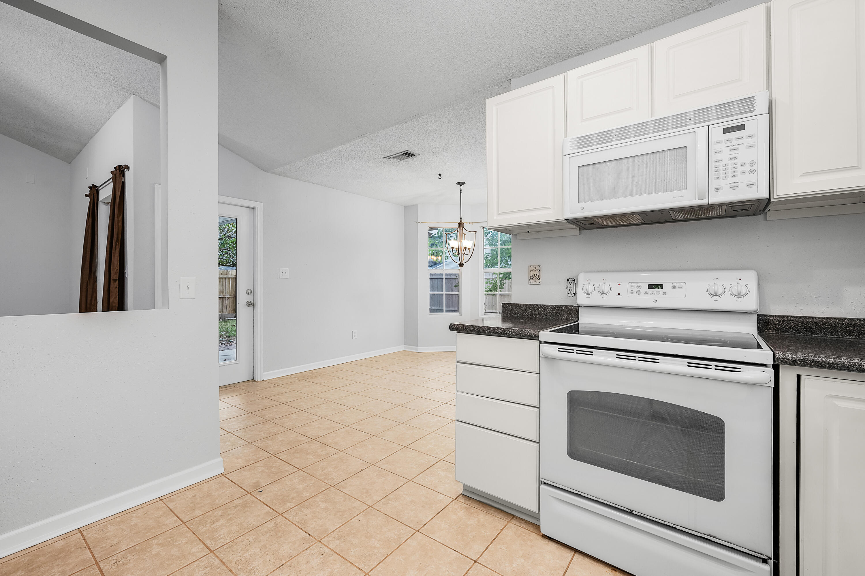 QUAIL RIDGE LANDING - Residential