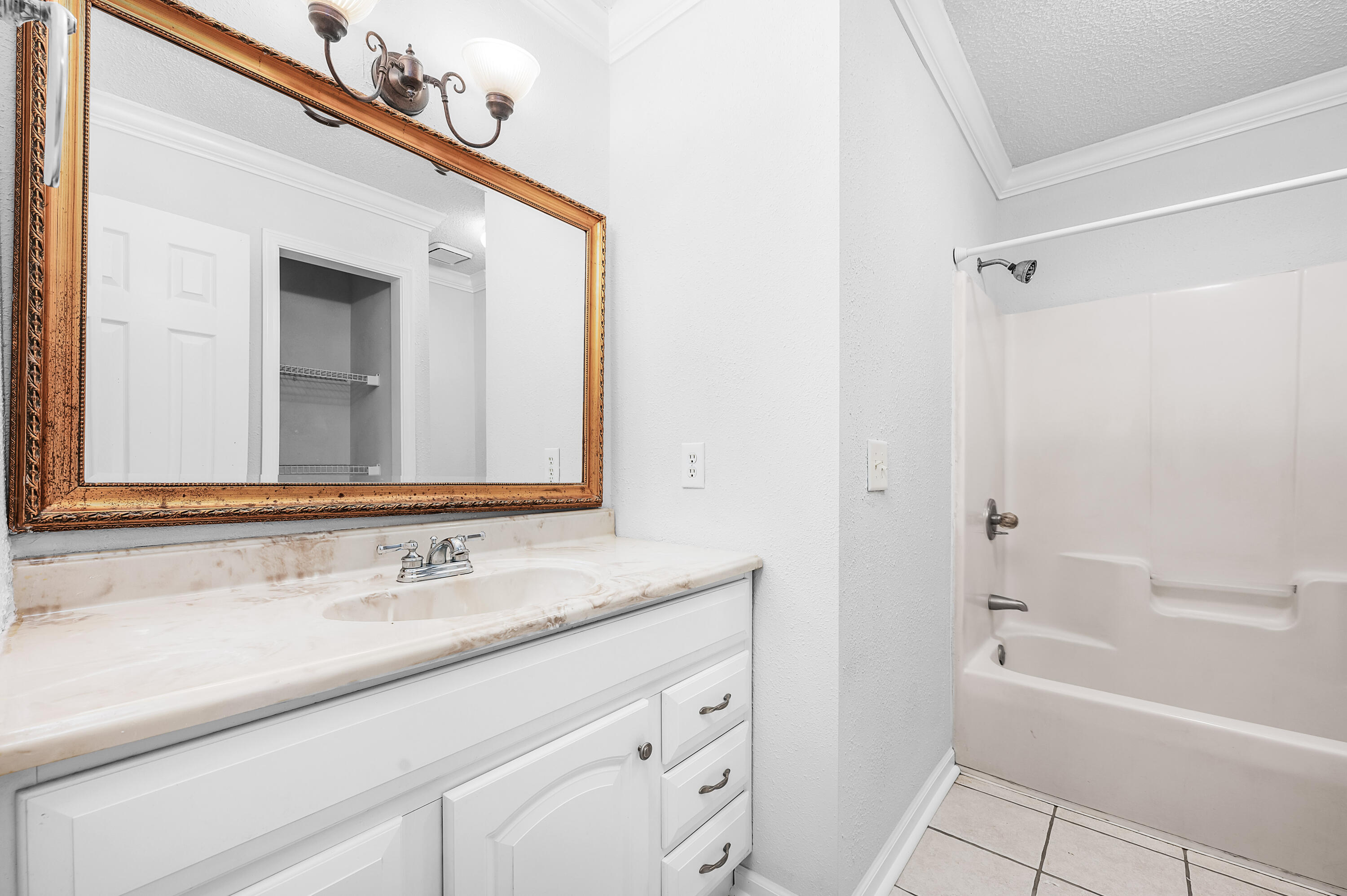 QUAIL RIDGE LANDING - Residential