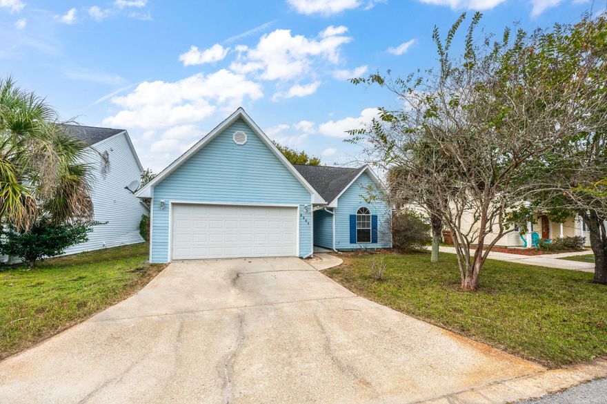 Conveniently located just 5 miles from Gulf Breeze Proper, this home offers a turn-key opportunity with a fresh coat of paint throughout. You'll enjoy the vaulted ceilings in the living room, the bay windows in the breakfast nook, and a pass through from the kitchen to the living room that creates an open feel between the spaces. The kitchen offers abundant cabinet storage, a lazy-susan corner cabinet, a flat-top stove, and a side-by-side refrigerator with ice and water in the door. The primary suite is located on the left side of the home (split floor plan) and is suitable for a king-size bed. It comes complete with an en-suite bathroom featuring a shower-tub combo, walk-in closet, and water closet. Each bedroom boasts crown molding and windows for plenty of natural light. The backyard of
