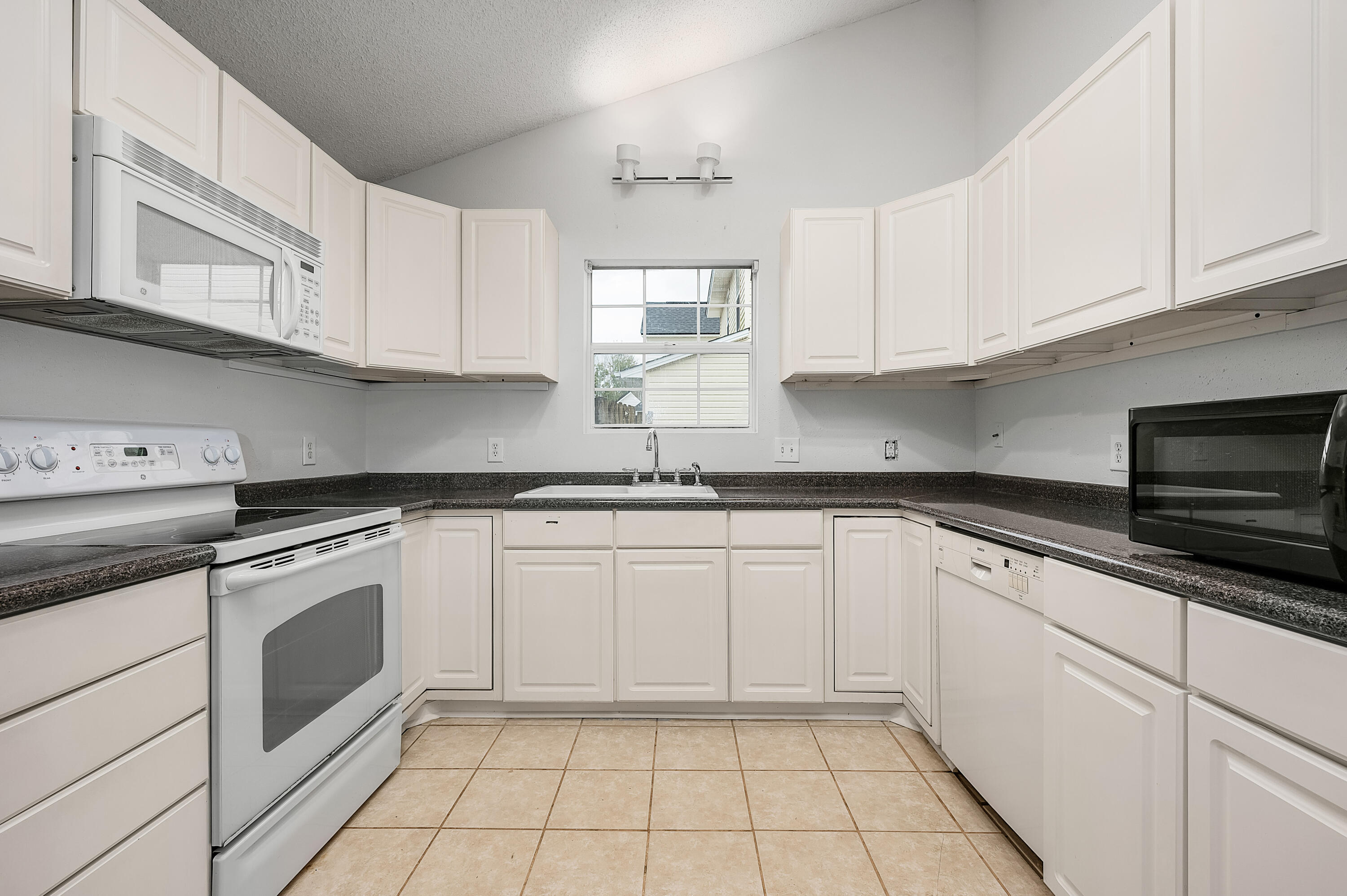 QUAIL RIDGE LANDING - Residential