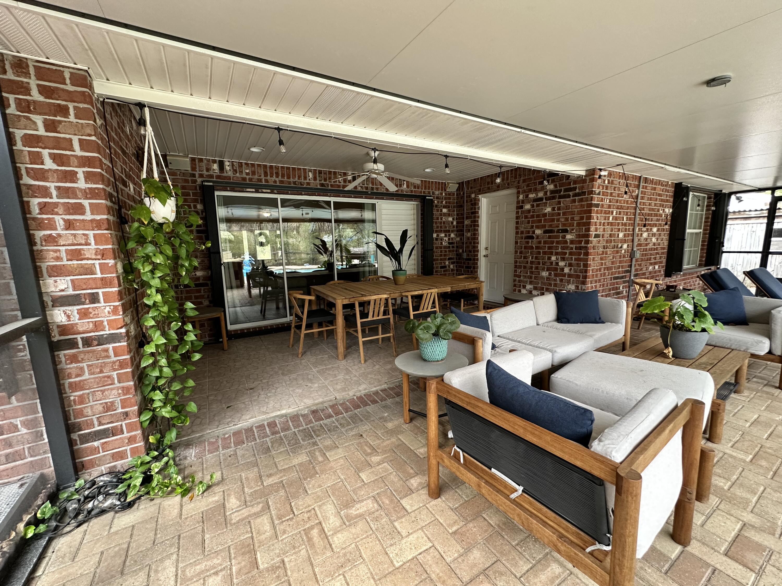 ROBLEDAL ESTATES UNIT 3 - Residential