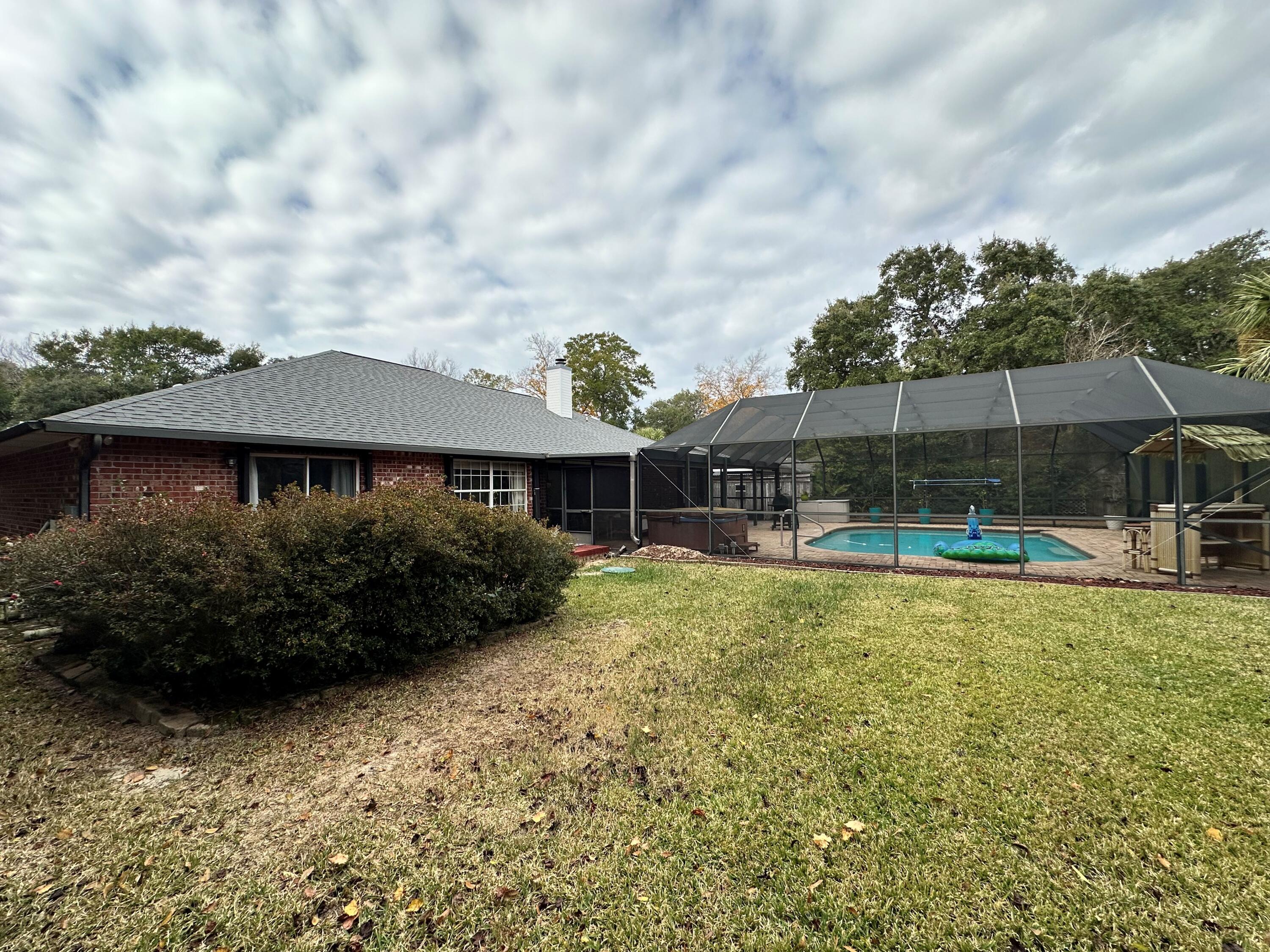 ROBLEDAL ESTATES UNIT 3 - Residential