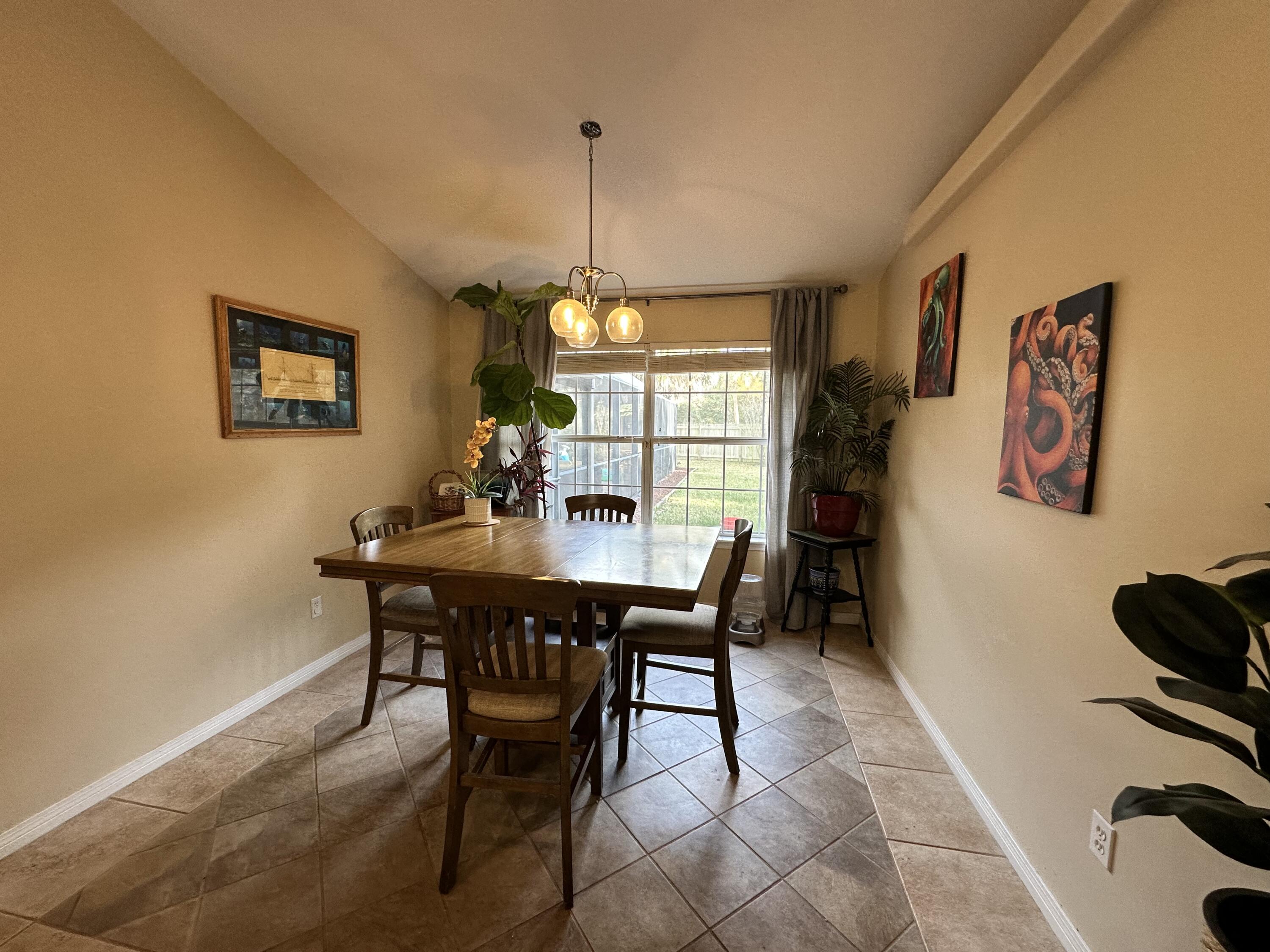 ROBLEDAL ESTATES UNIT 3 - Residential