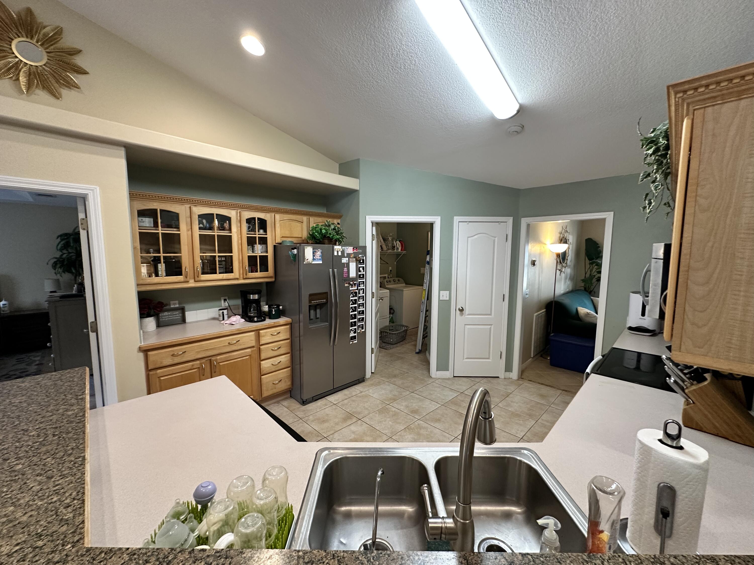 ROBLEDAL ESTATES UNIT 3 - Residential