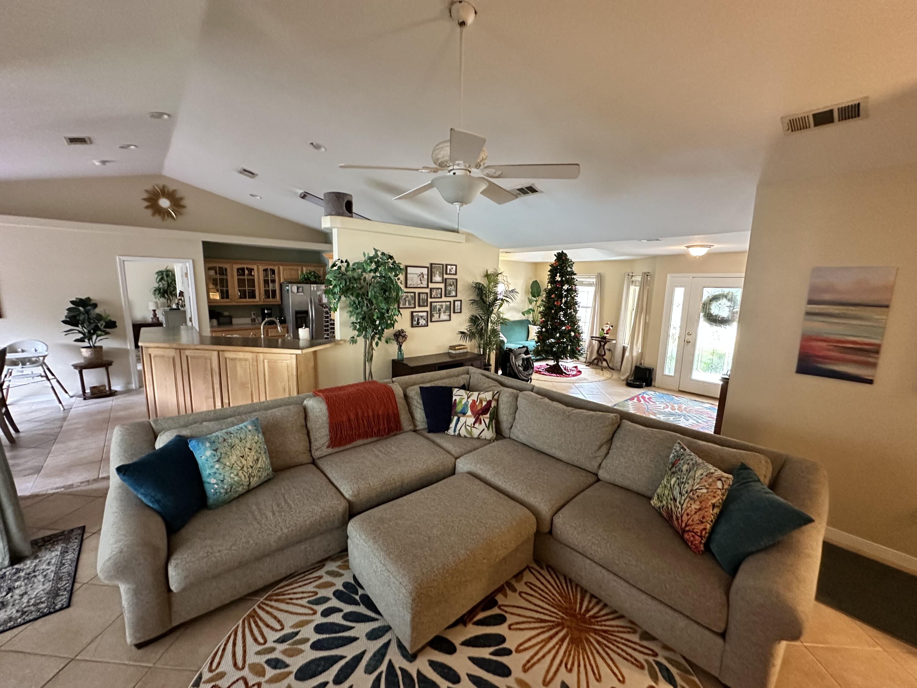 ROBLEDAL ESTATES UNIT 3 - Residential