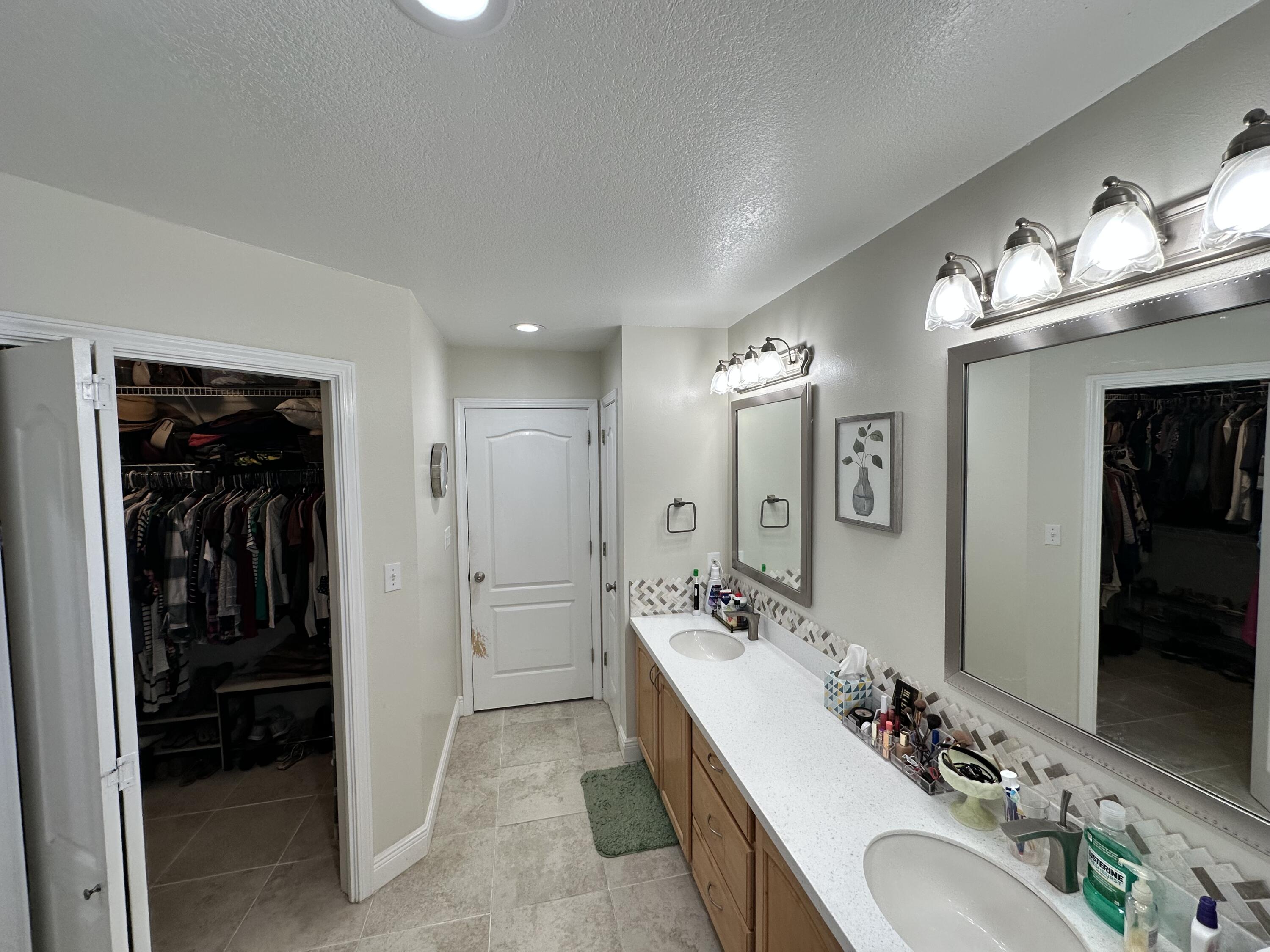 ROBLEDAL ESTATES UNIT 3 - Residential