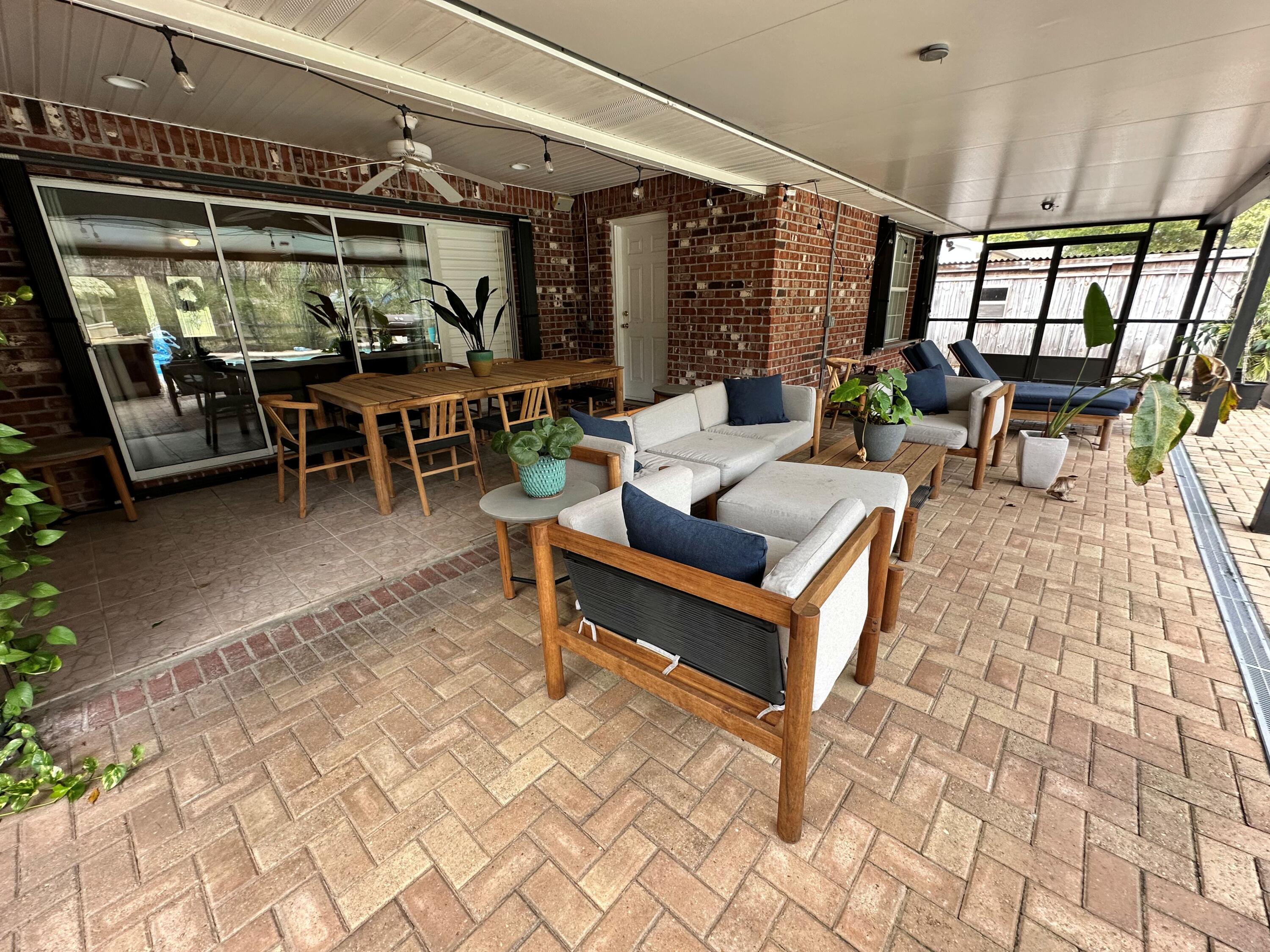 ROBLEDAL ESTATES UNIT 3 - Residential