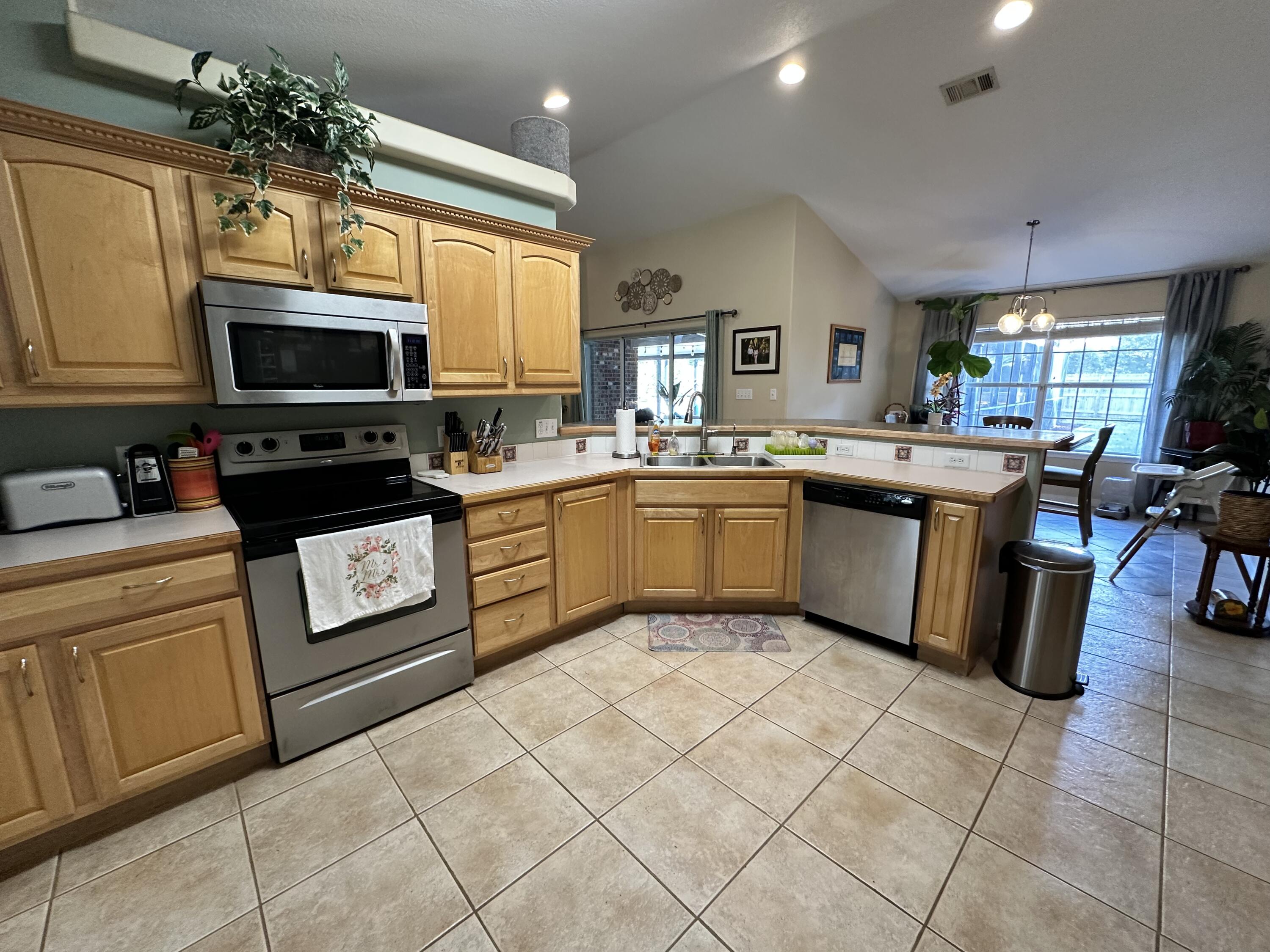 ROBLEDAL ESTATES UNIT 3 - Residential