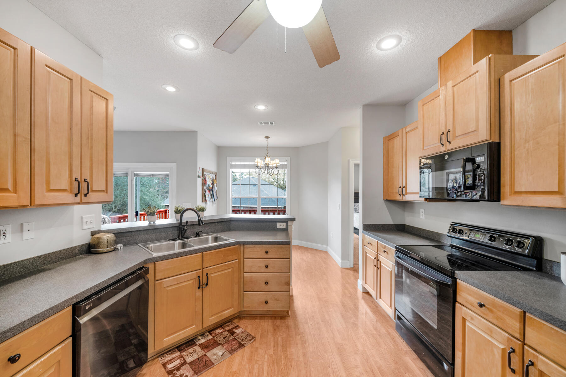 LAKESIDE EAST - Residential