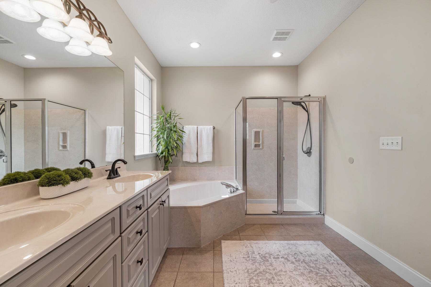 LAKESIDE EAST - Residential