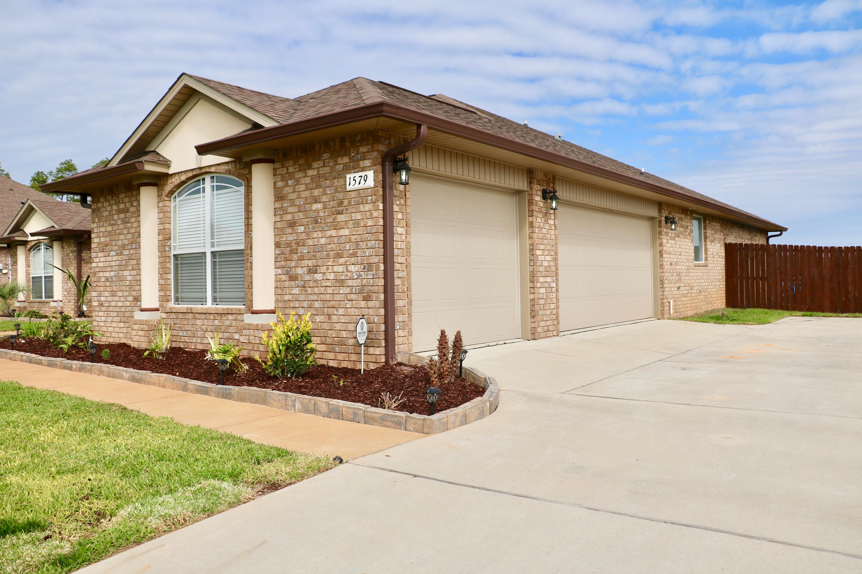 MOSSY OAKS - Residential