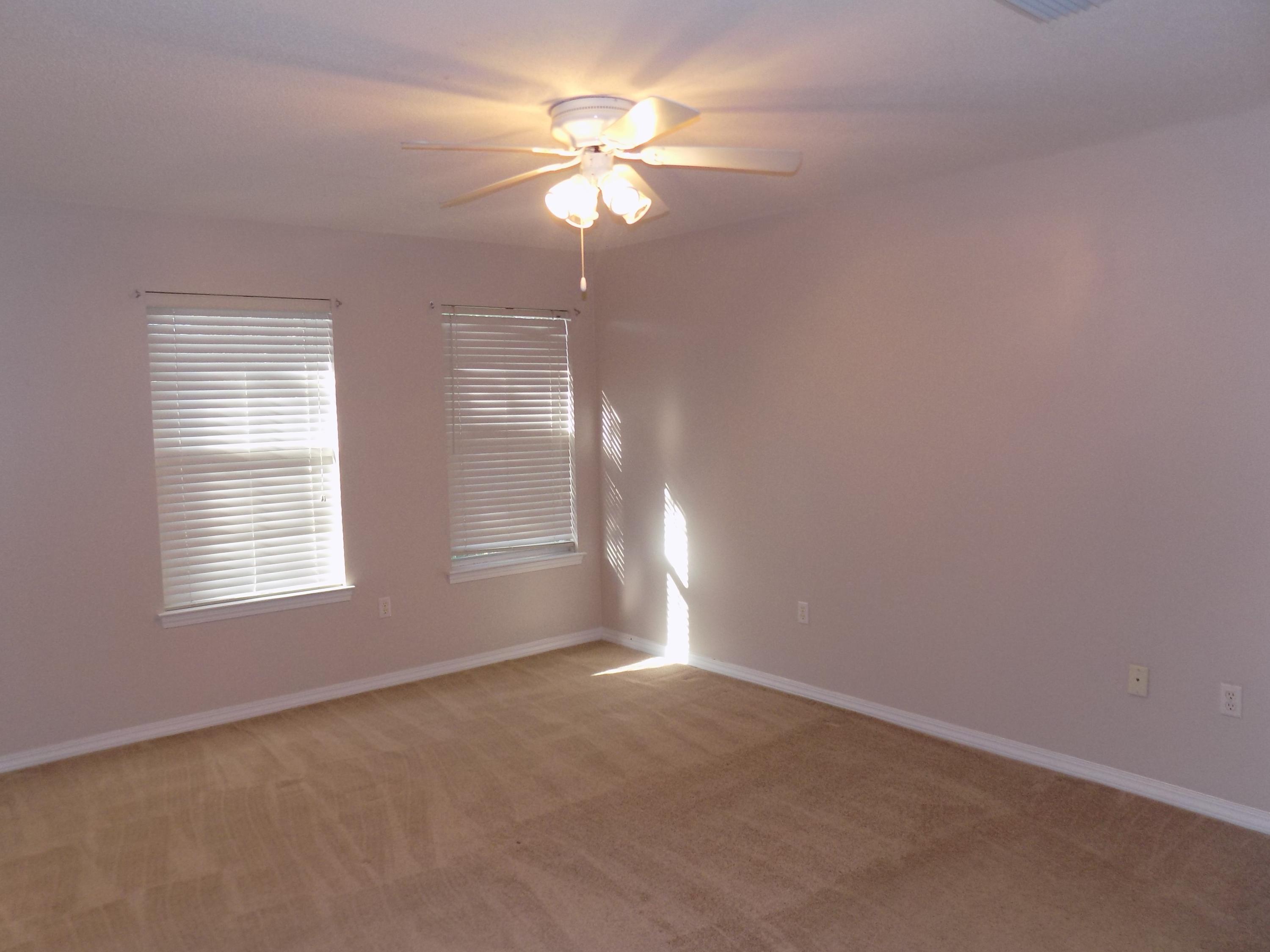 LARKIN PLACE T/H . - Residential Lease