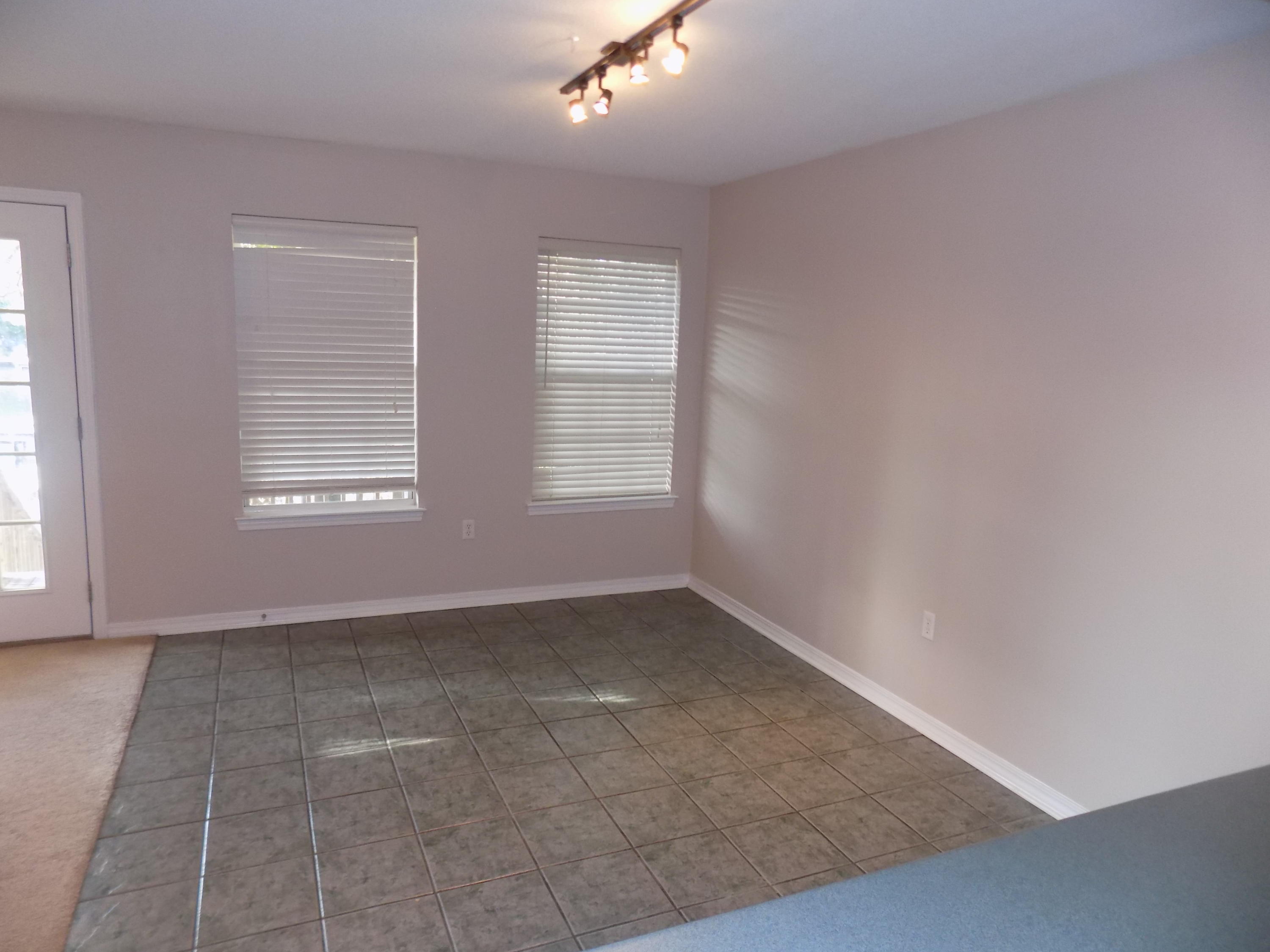 LARKIN PLACE T/H . - Residential Lease