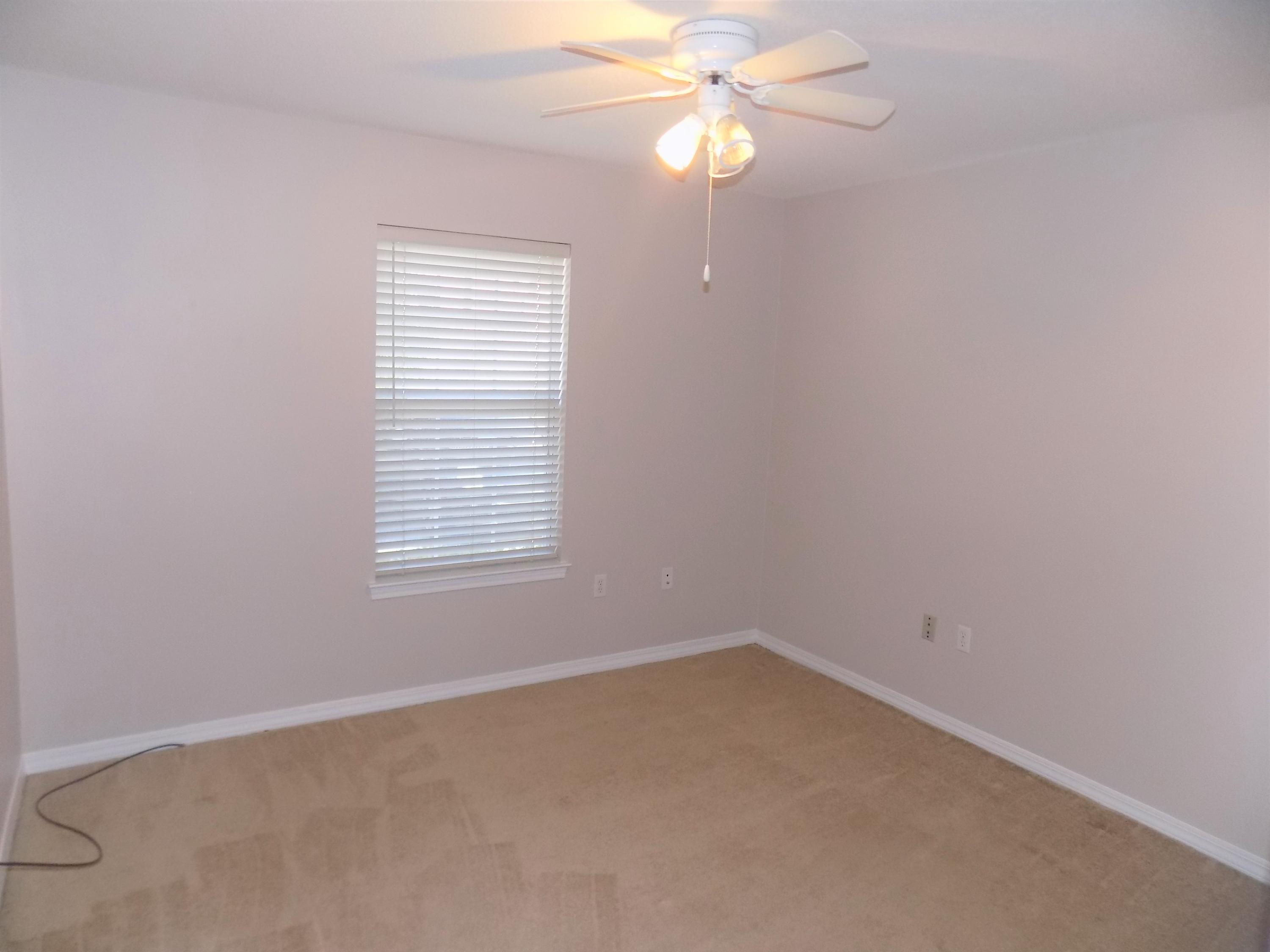 LARKIN PLACE T/H . - Residential Lease