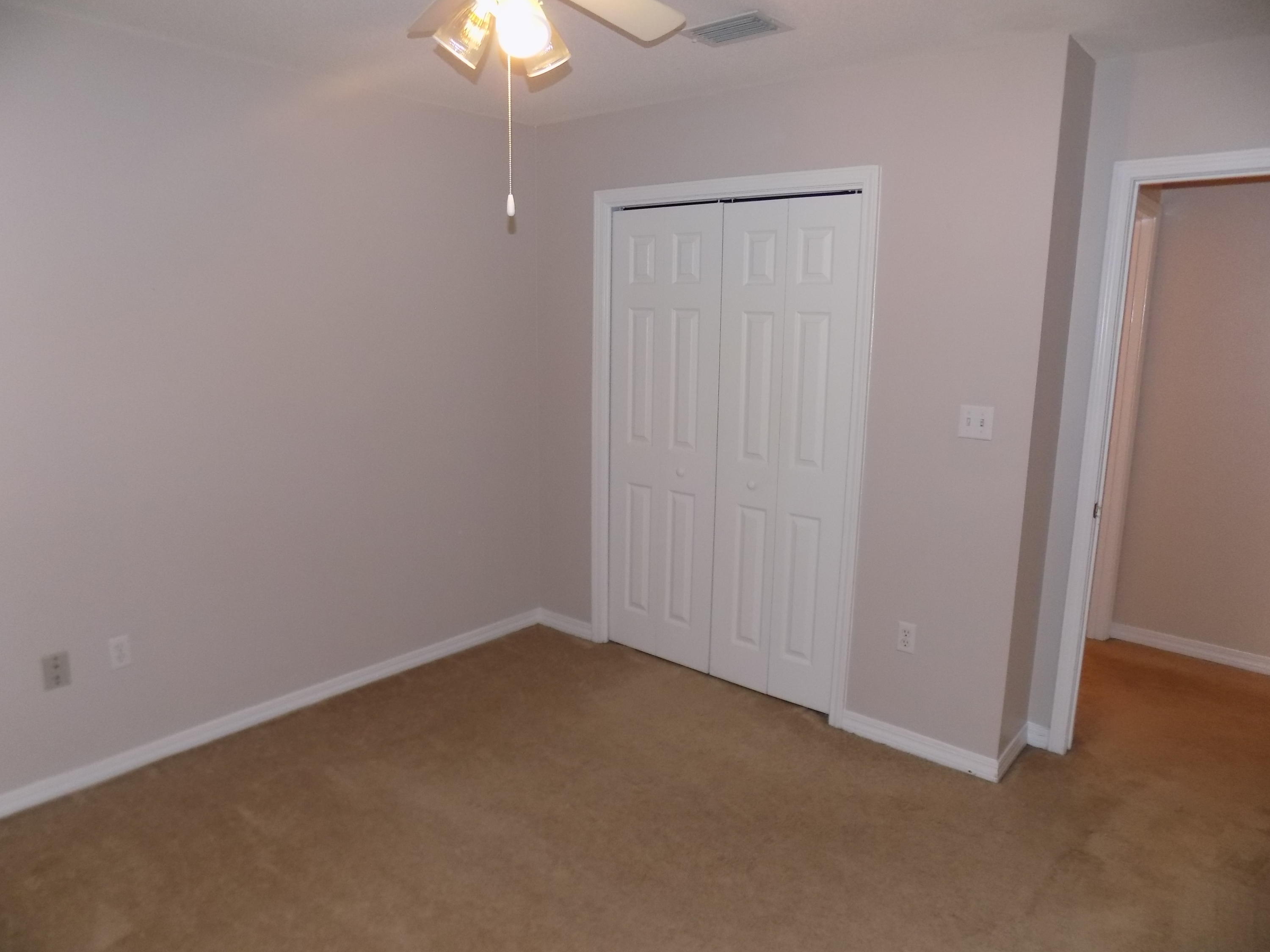 LARKIN PLACE T/H . - Residential Lease