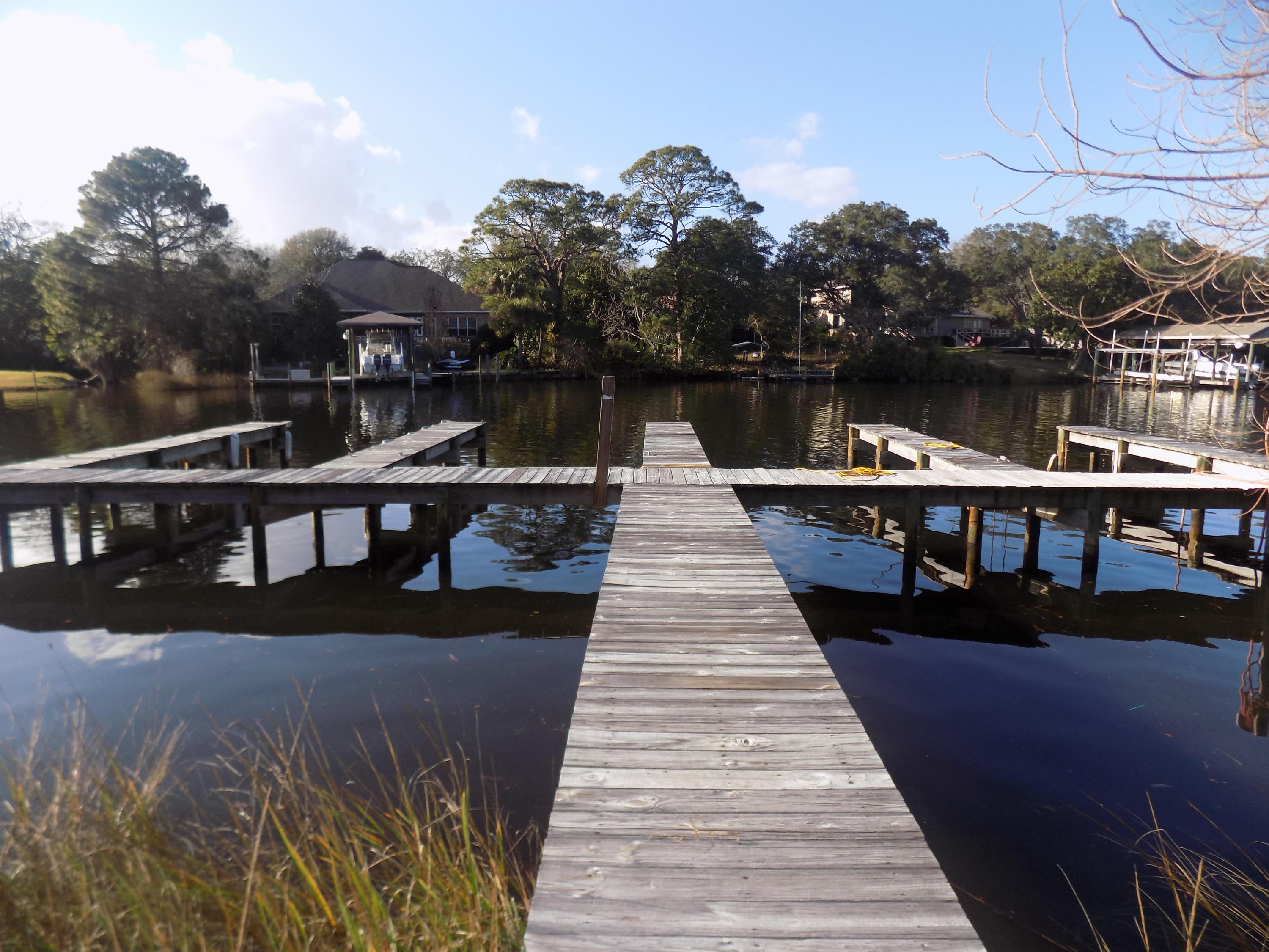 LARKIN PLACE T/H . - Residential Lease