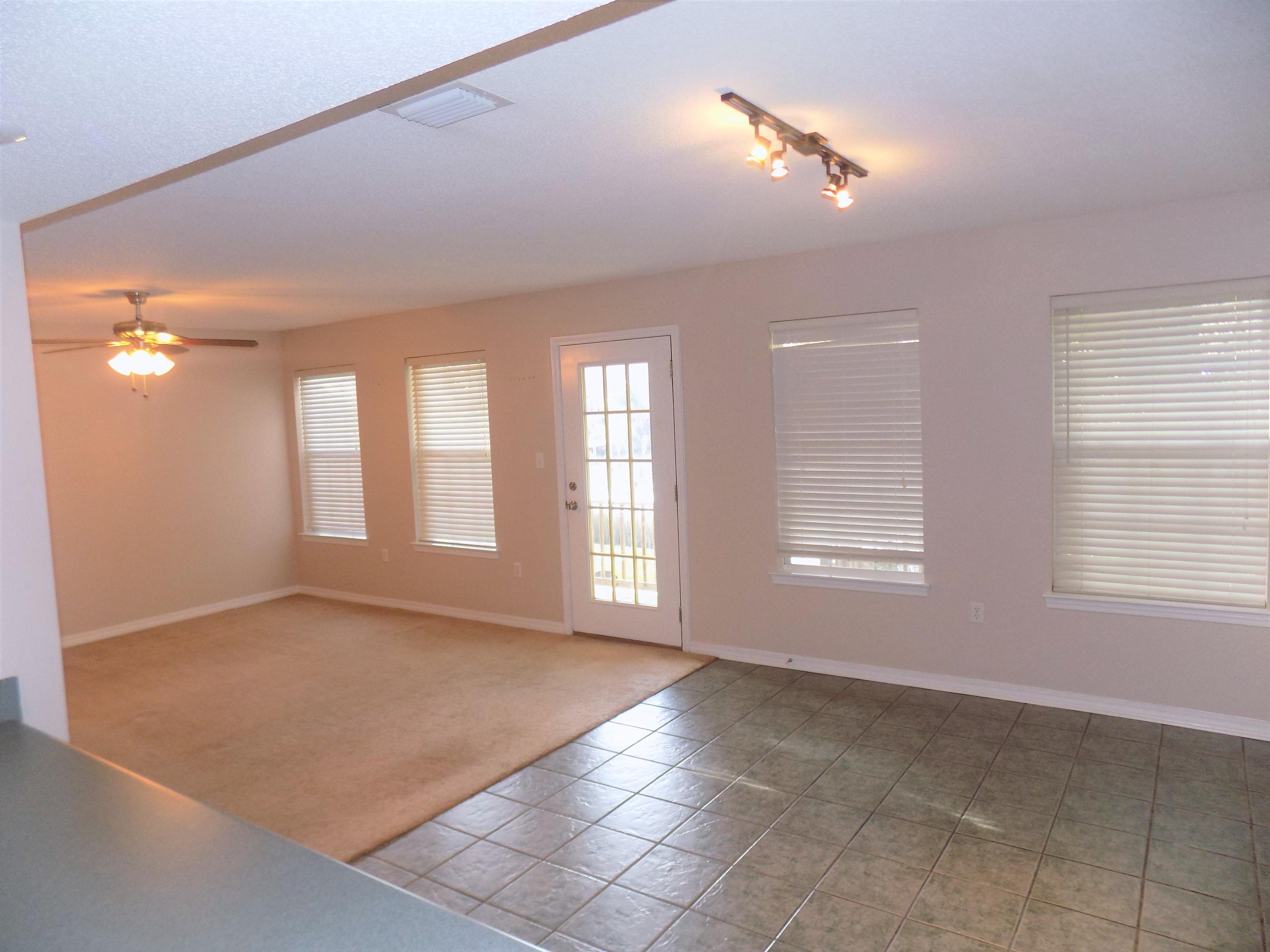 LARKIN PLACE T/H . - Residential Lease