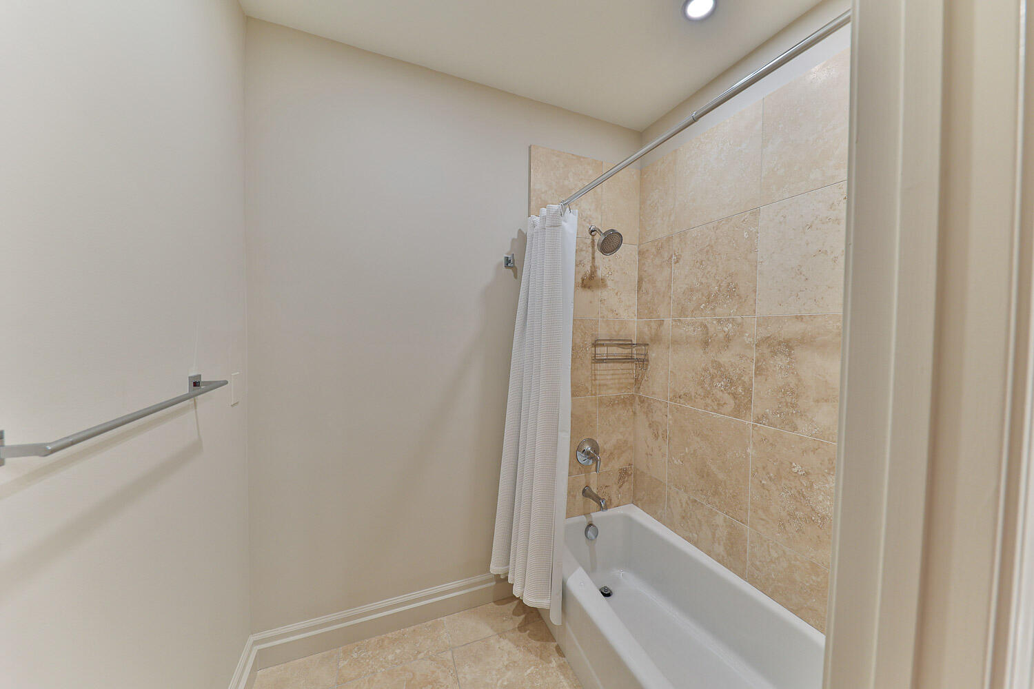 ONE WATER PLACE AT KELLY PLANTATION - Residential Lease