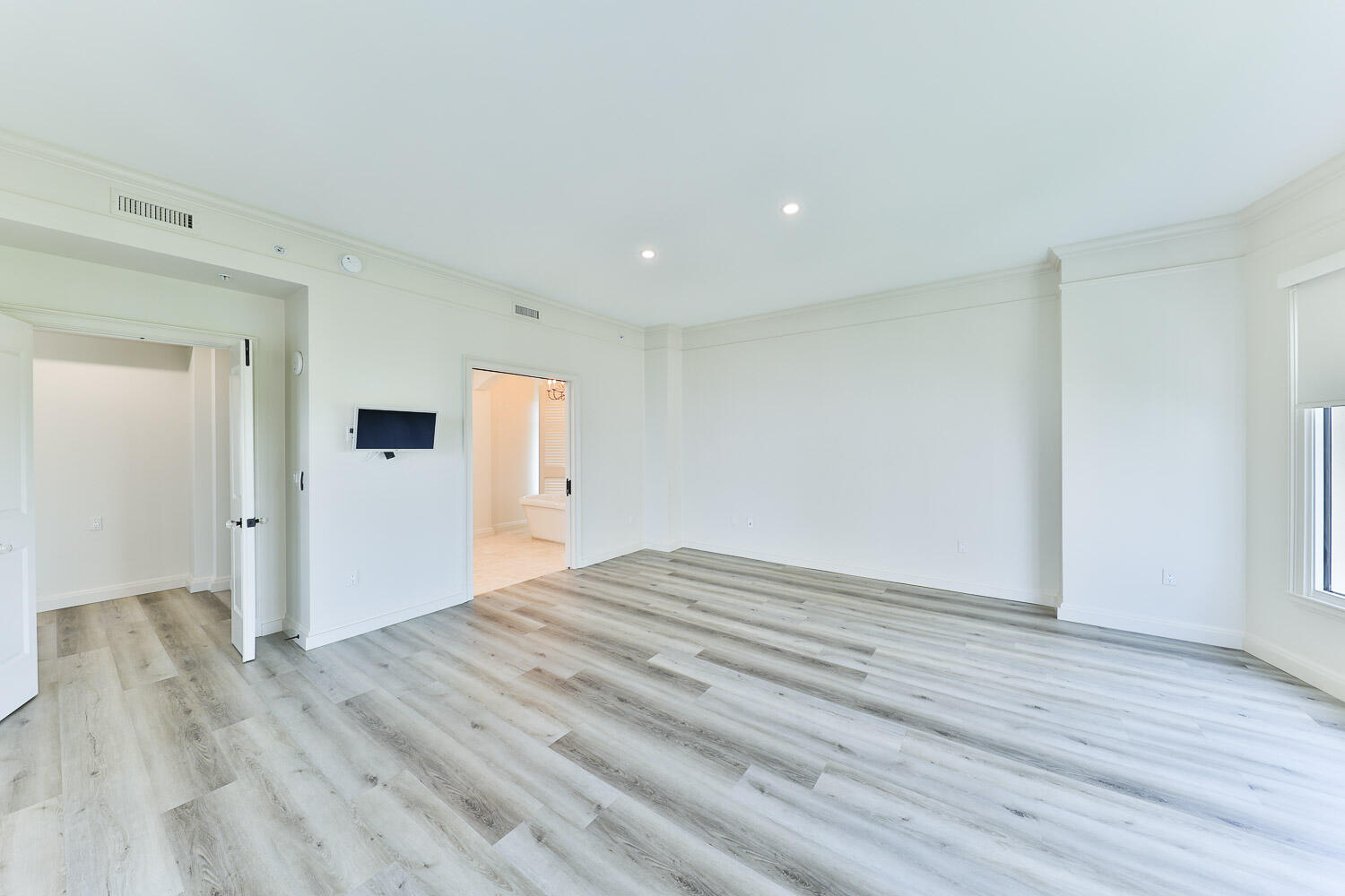 ONE WATER PLACE AT KELLY PLANTATION - Residential Lease