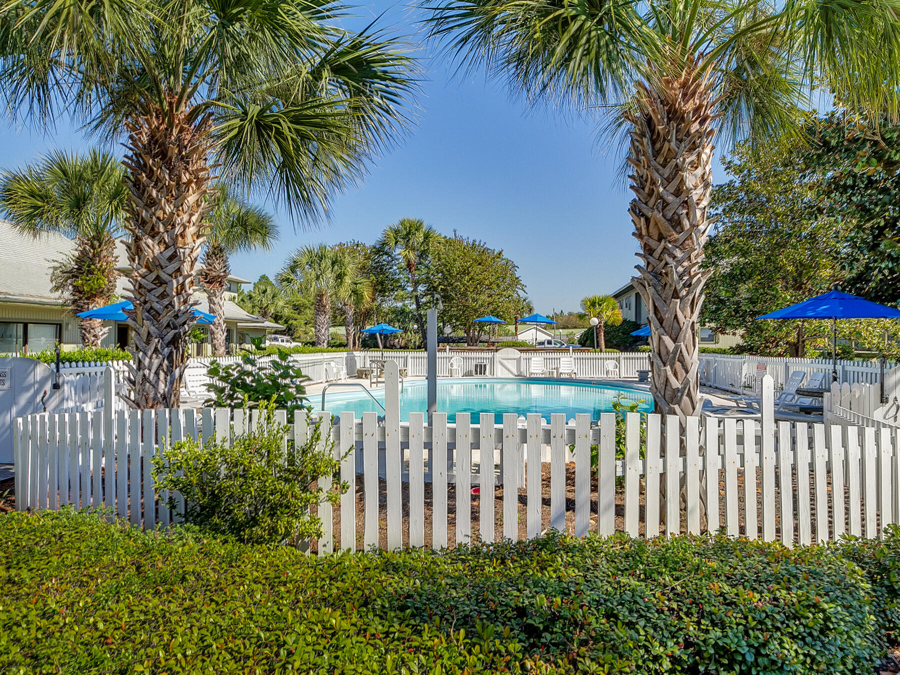 BEACHWOOD VILLAS CONDO PH 2 - Residential