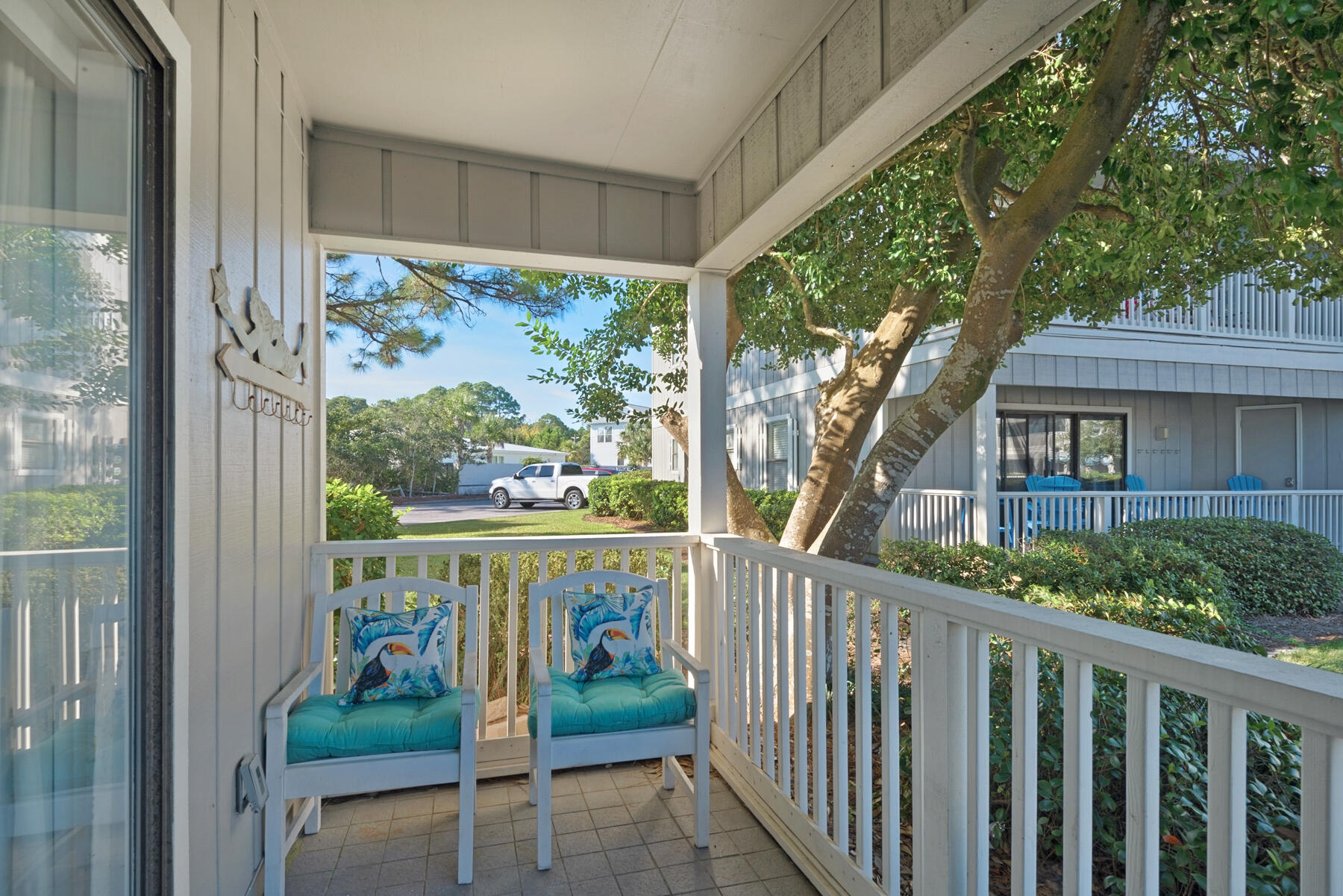 BEACHWOOD VILLAS CONDO PH 2 - Residential