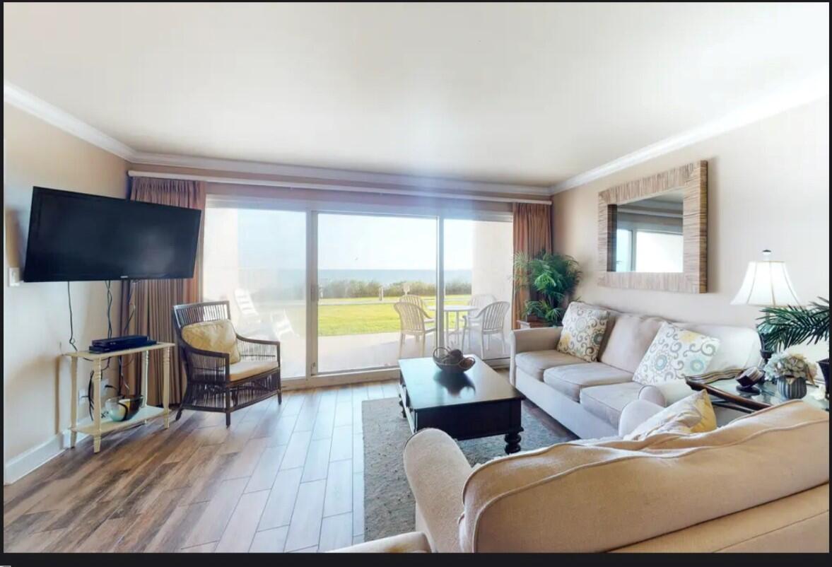 BEACH HOUSE CONDO PH 1 - Residential